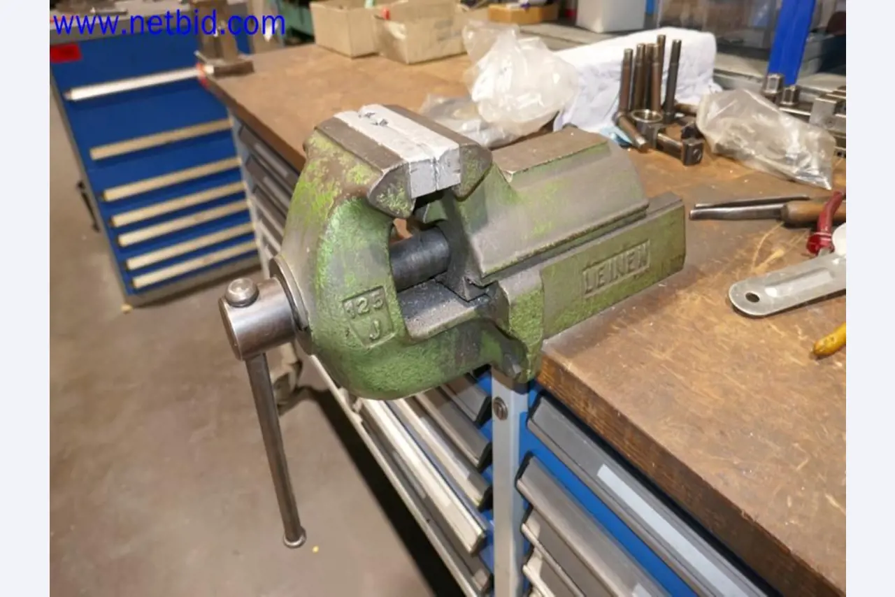 Machines from the toolmaking sector (CNC machining, grinding technology)-13