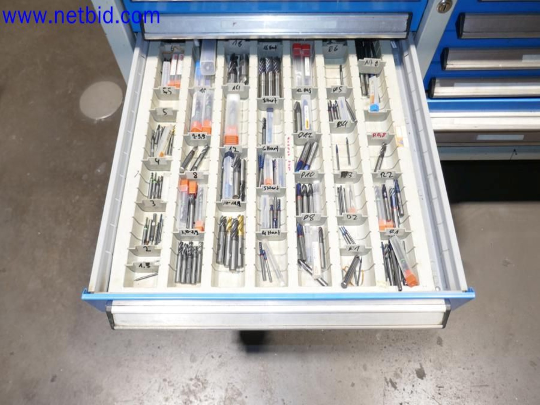 Machines from the toolmaking sector (CNC machining, grinding technology)-4