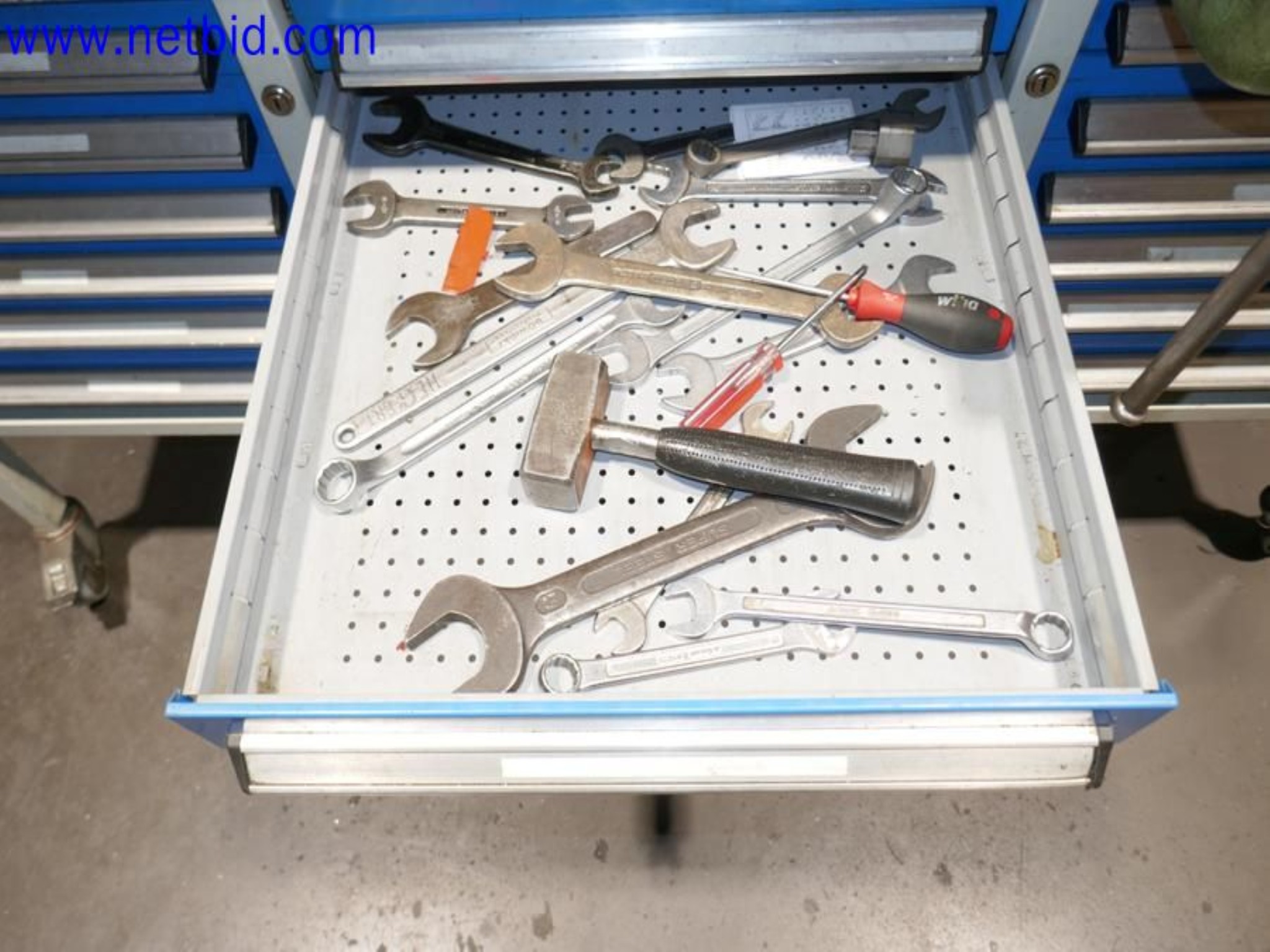 Machines from the toolmaking sector (CNC machining, grinding technology)-6