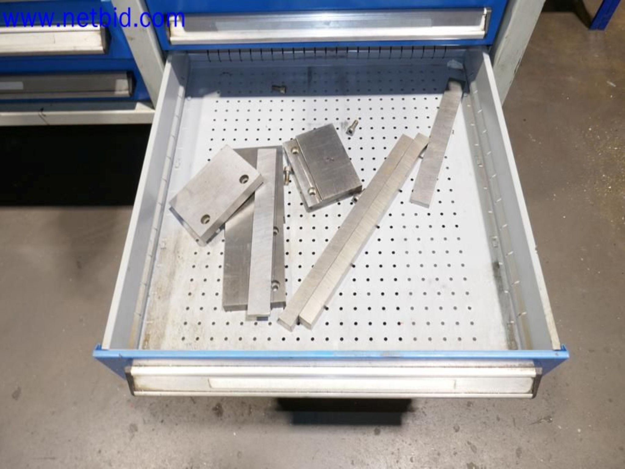 Machines from the toolmaking sector (CNC machining, grinding technology)-9