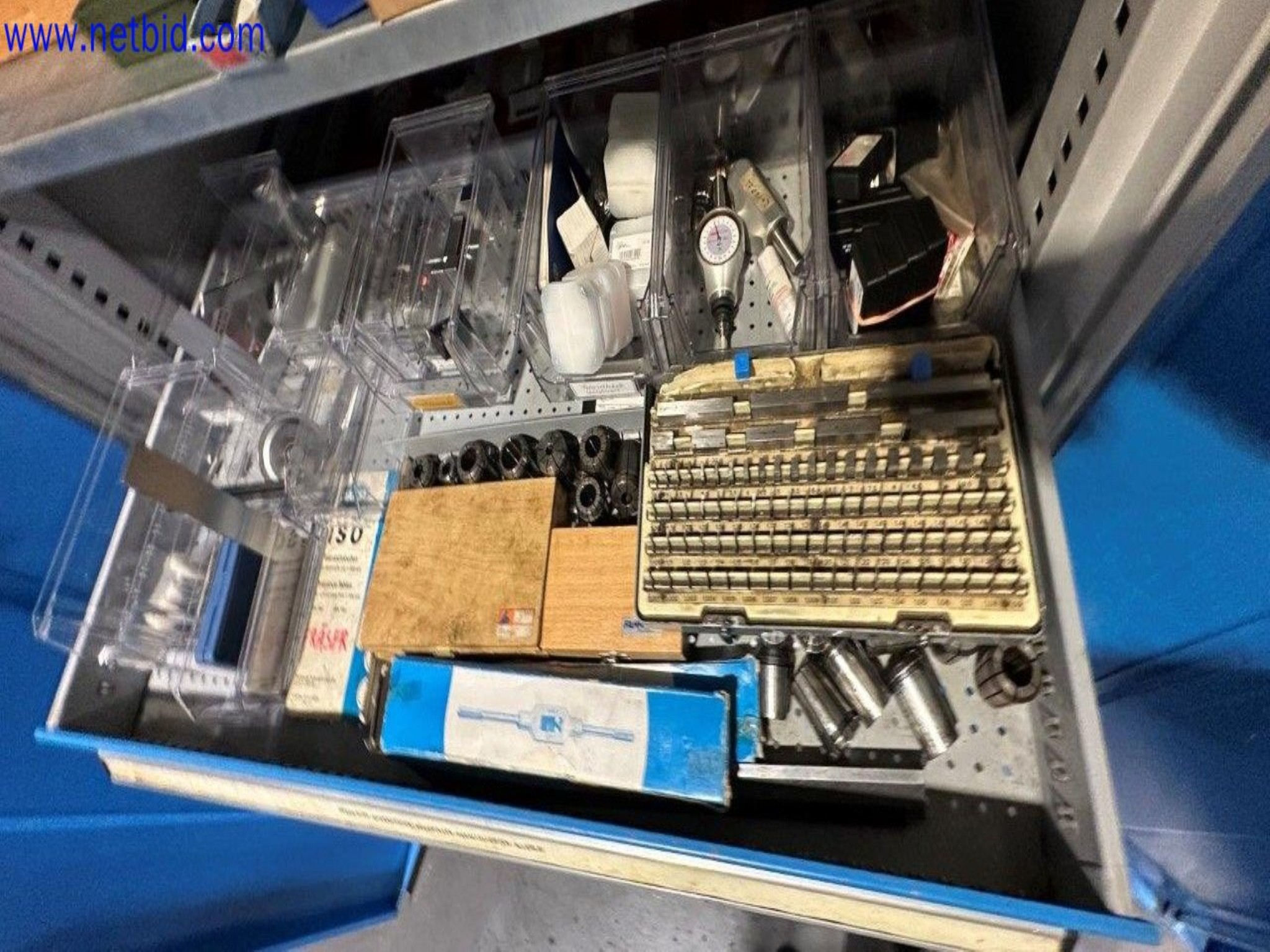 Machines from the toolmaking sector (CNC machining, grinding technology)-11