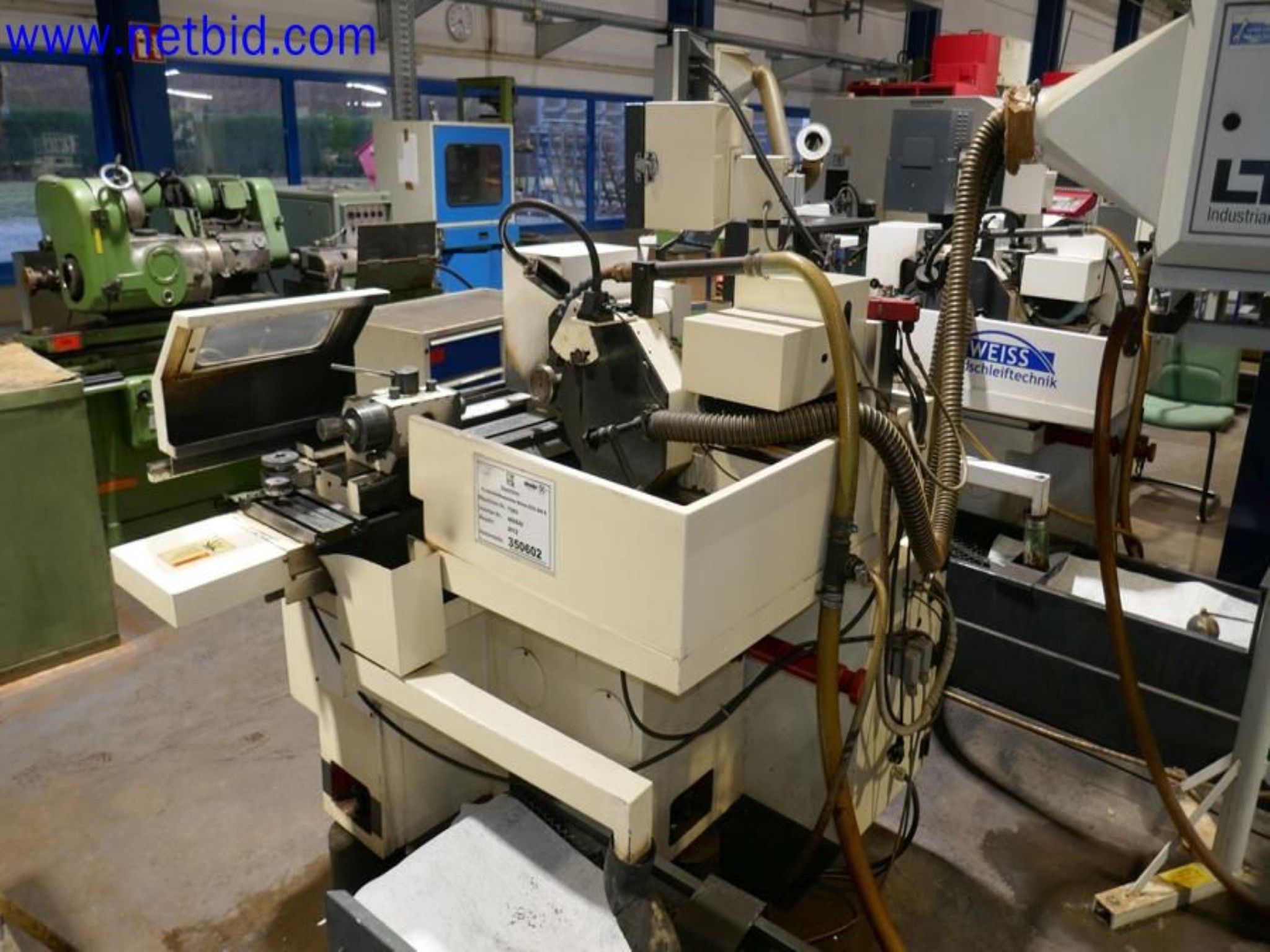 Machines from the toolmaking sector (CNC machining, grinding technology)-8