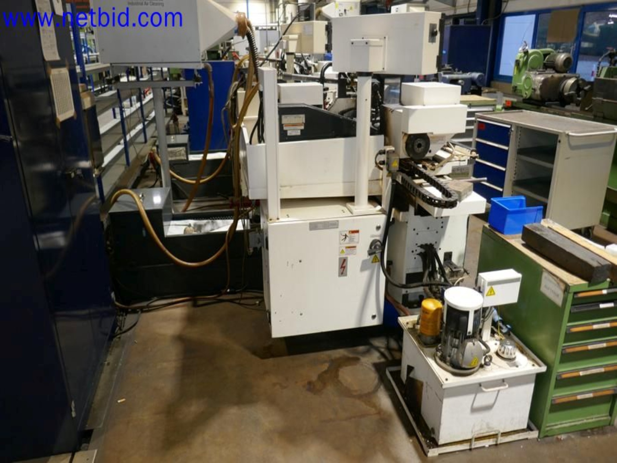 Machines from the toolmaking sector (CNC machining, grinding technology)-4