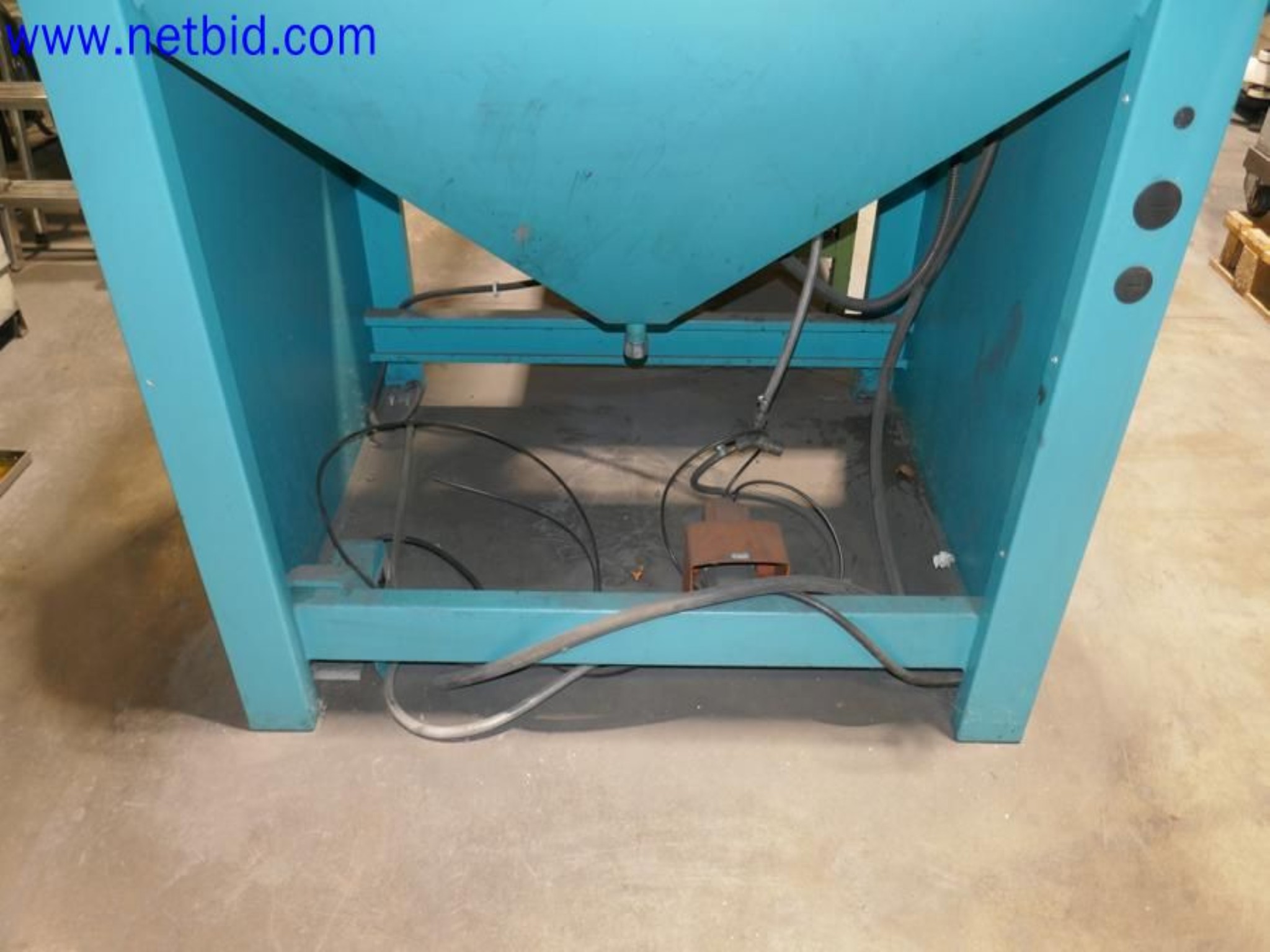 Machines from the toolmaking sector (CNC machining, grinding technology)-4