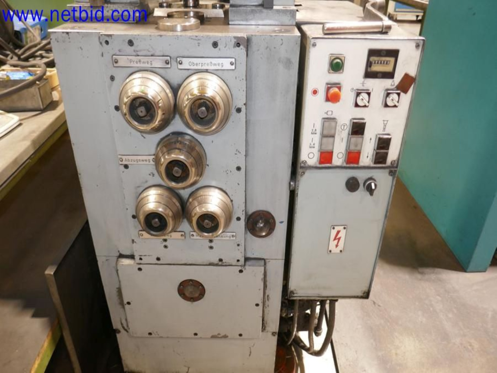 Machines from the toolmaking sector (CNC machining, grinding technology)-4