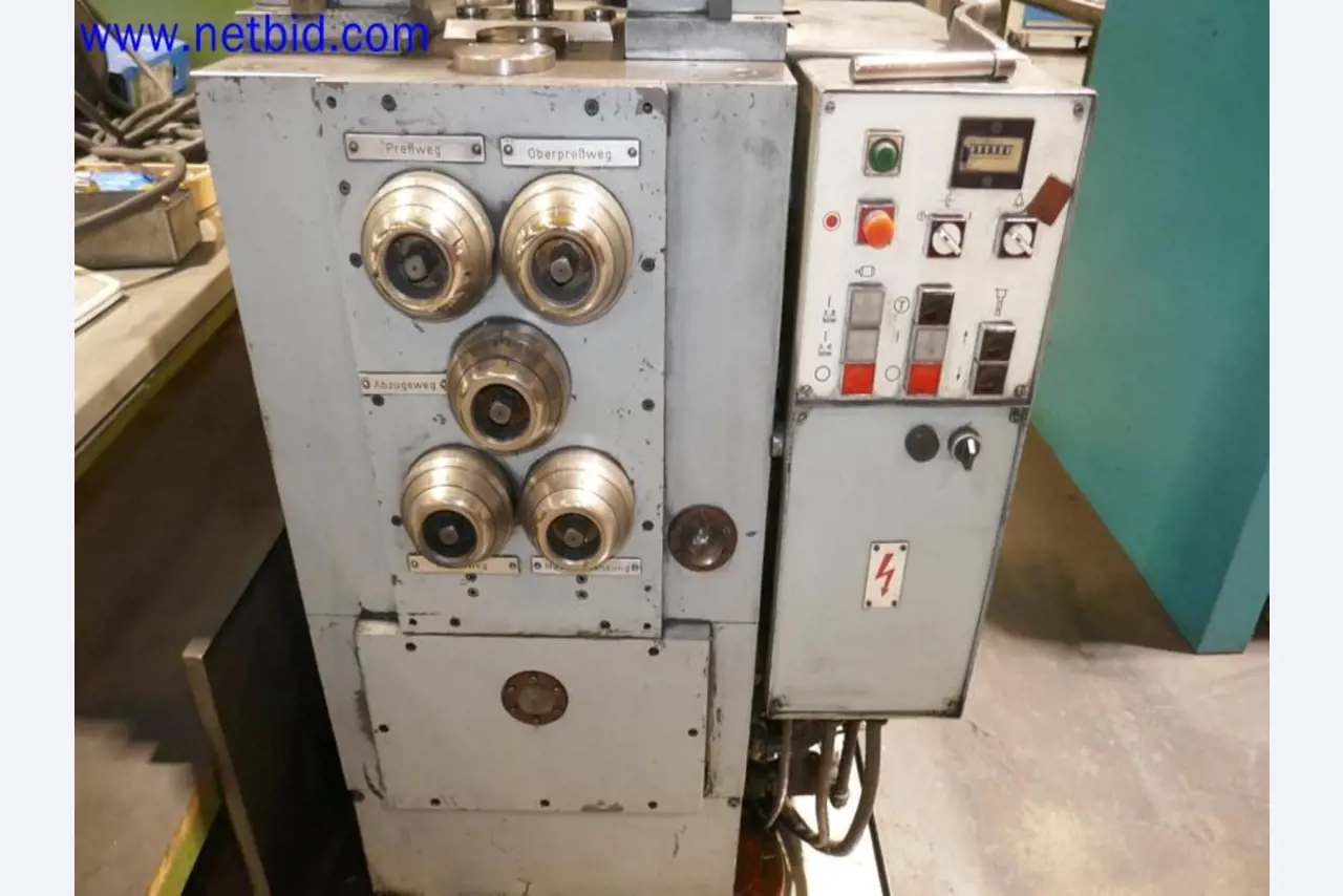 Machines from the toolmaking sector (CNC machining, grinding technology)-4