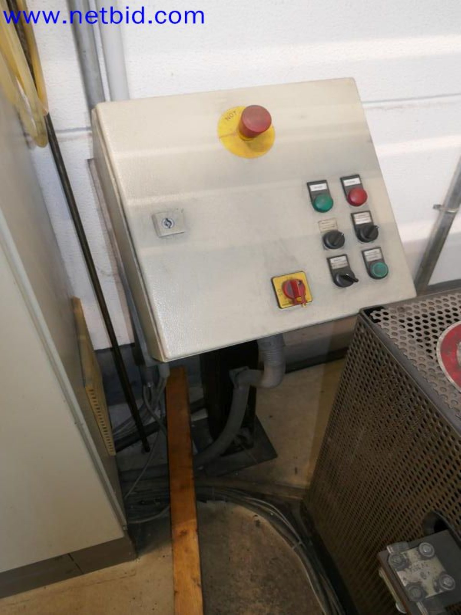 Machines from the toolmaking sector (CNC machining, grinding technology)-9