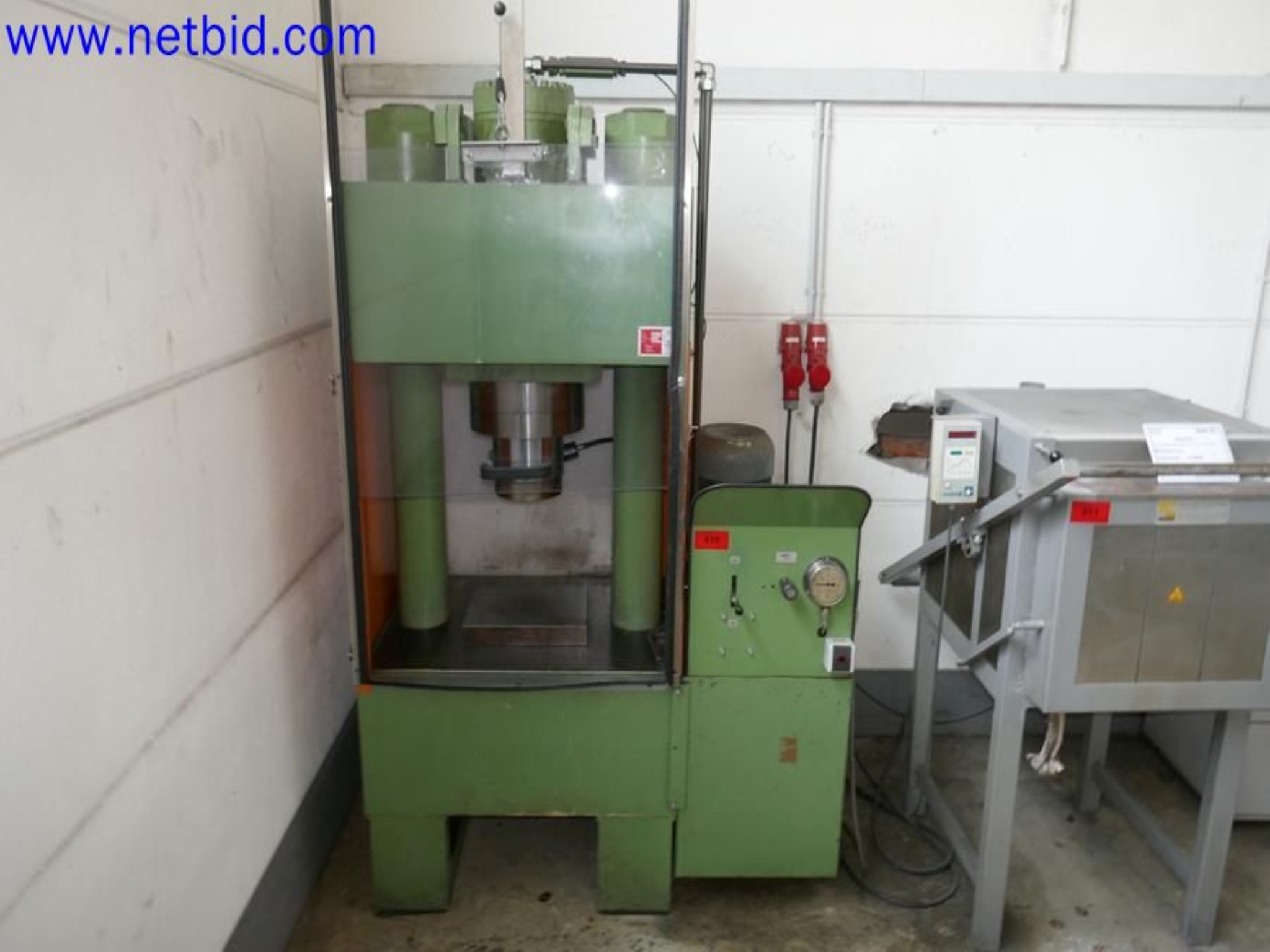 Machines from the toolmaking sector (CNC machining, grinding technology)-1