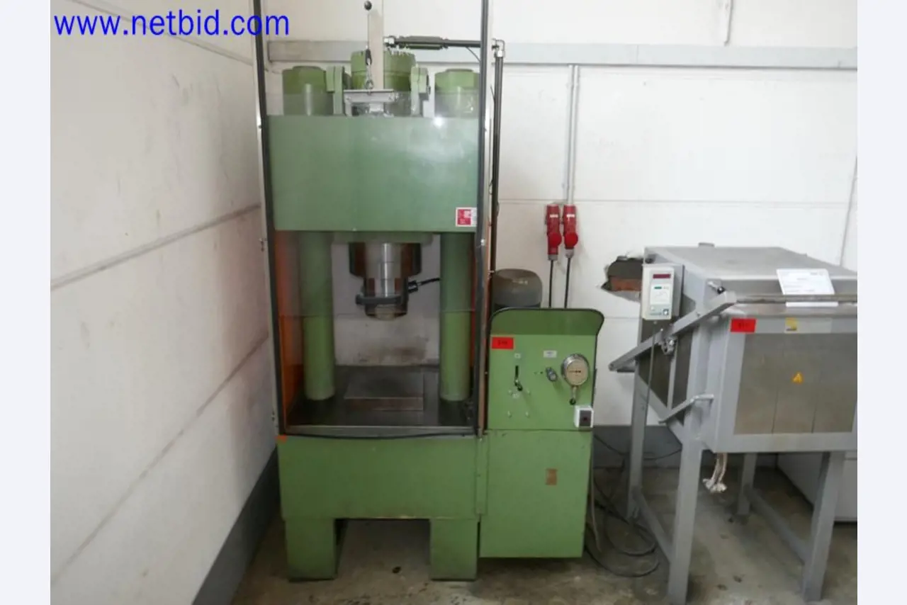 Machines from the toolmaking sector (CNC machining, grinding technology)-1