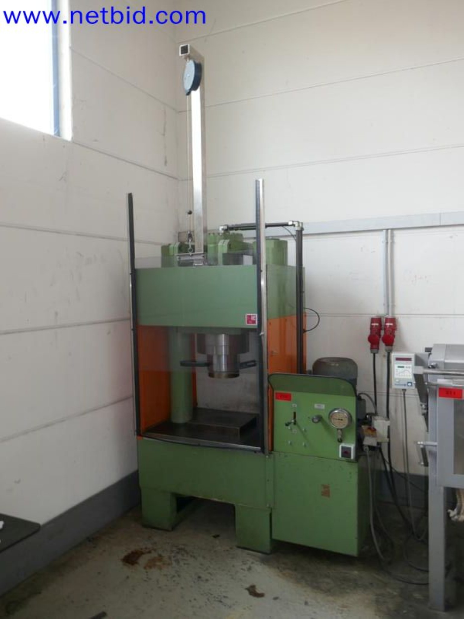 Machines from the toolmaking sector (CNC machining, grinding technology)-2