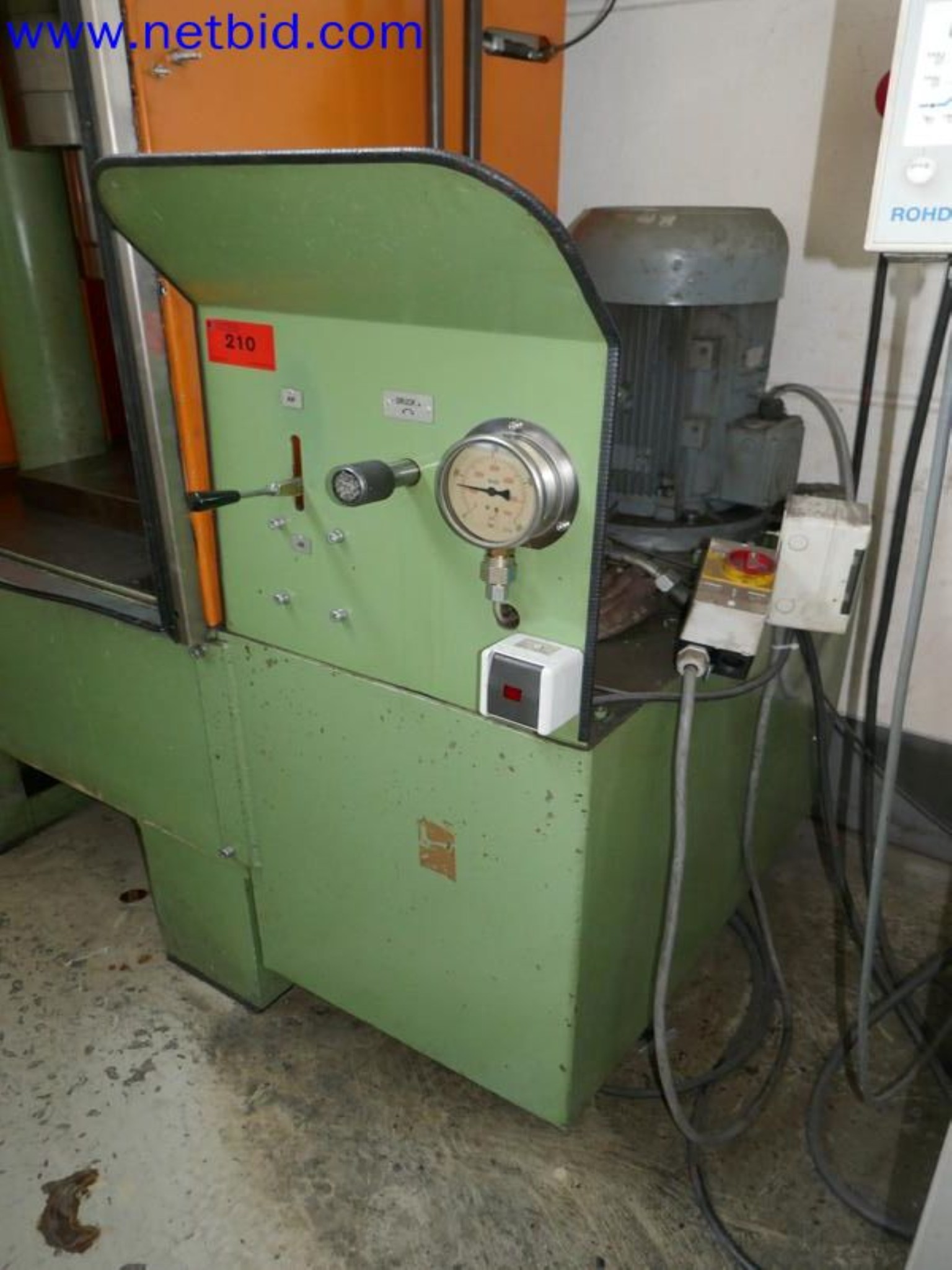 Machines from the toolmaking sector (CNC machining, grinding technology)-5