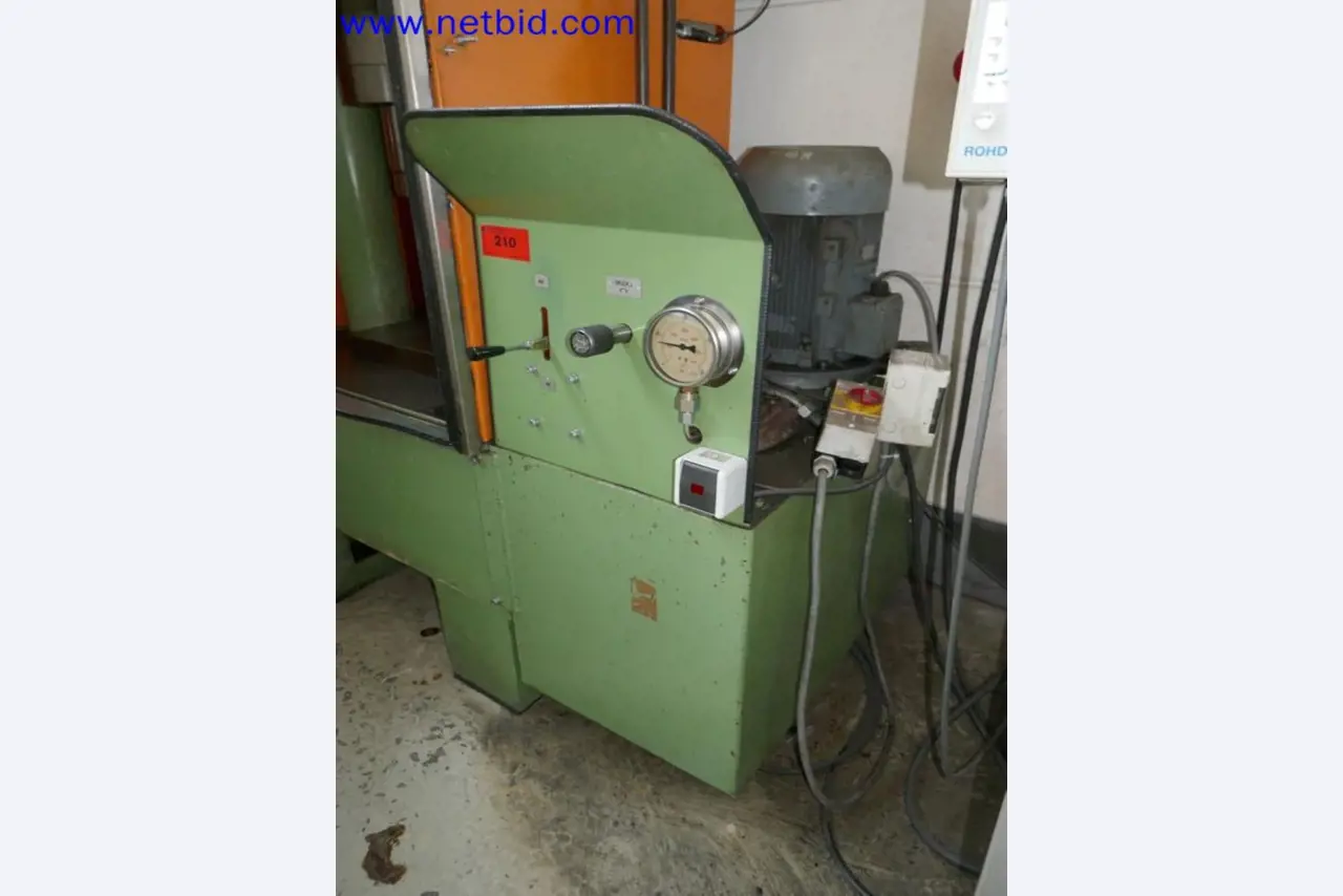 Machines from the toolmaking sector (CNC machining, grinding technology)-5