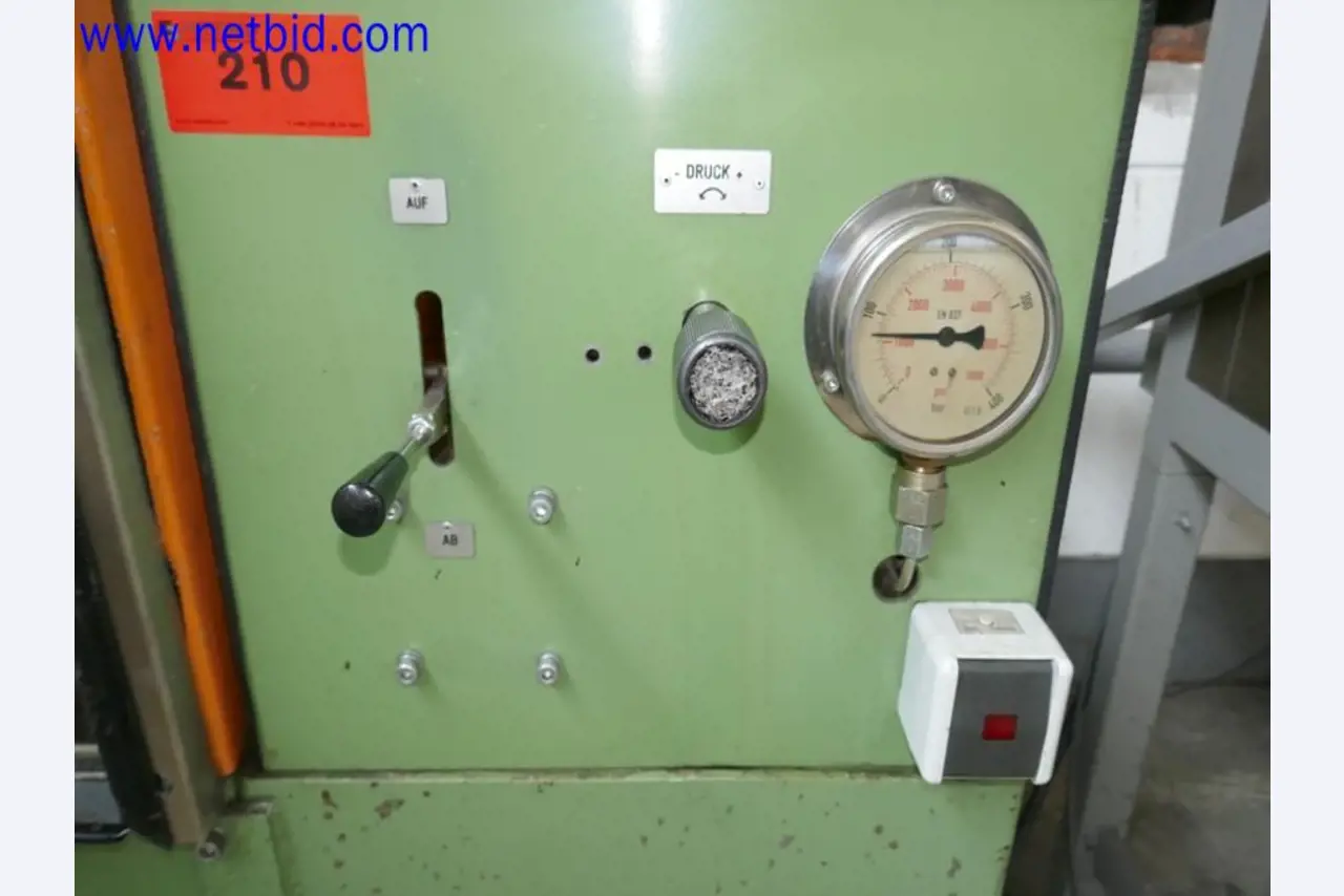 Machines from the toolmaking sector (CNC machining, grinding technology)-6