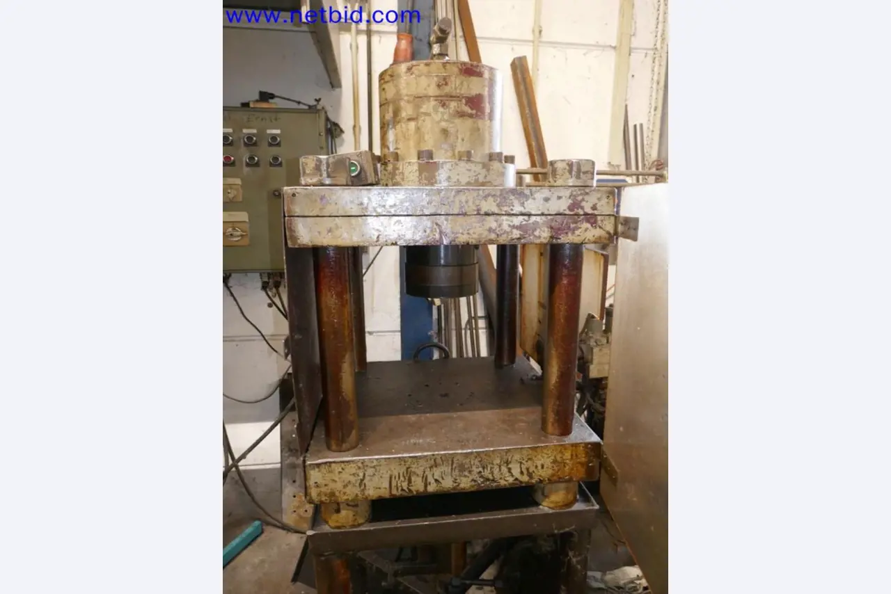 Machines from the toolmaking sector (CNC machining, grinding technology)-1