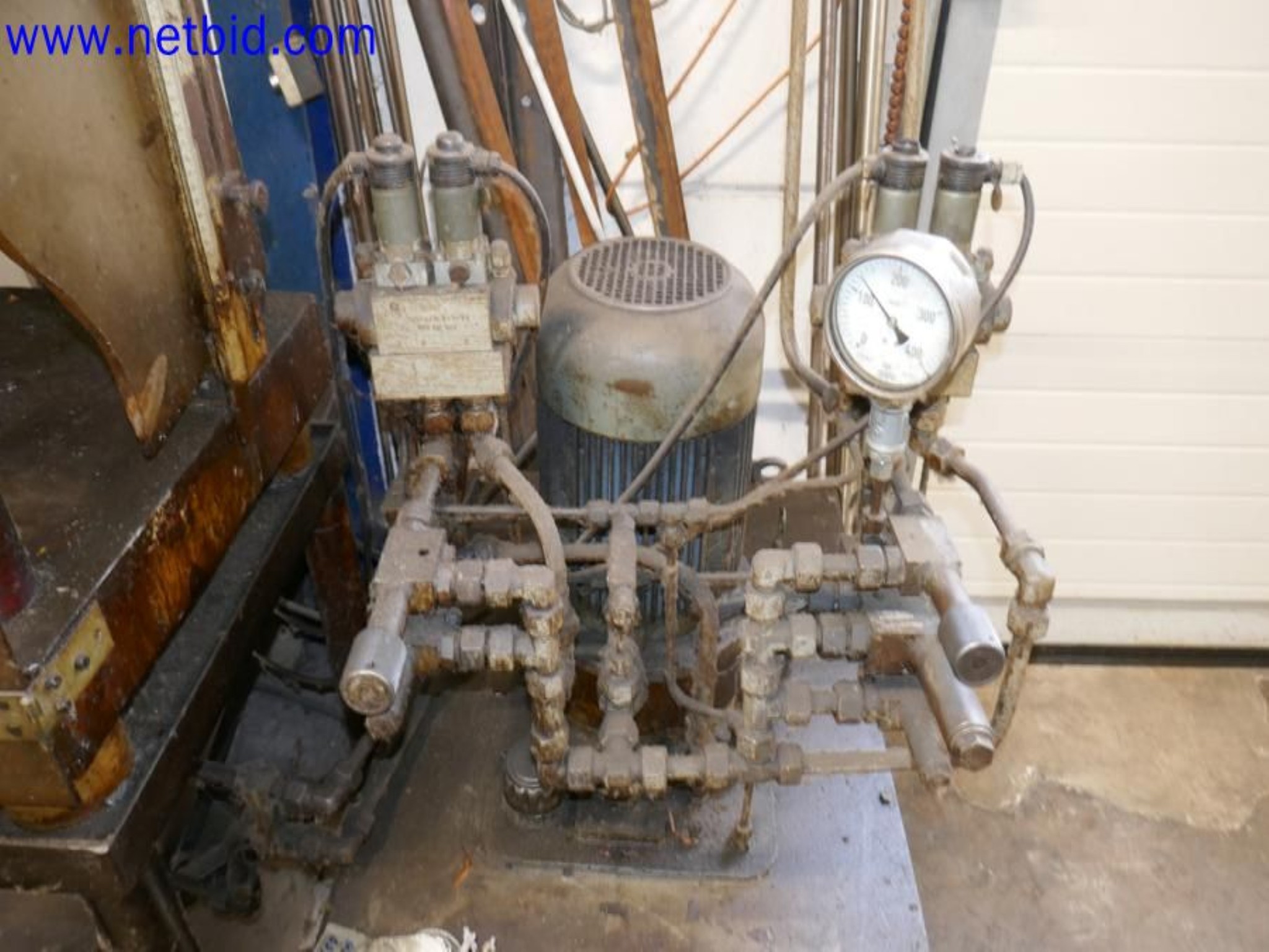 Machines from the toolmaking sector (CNC machining, grinding technology)-3