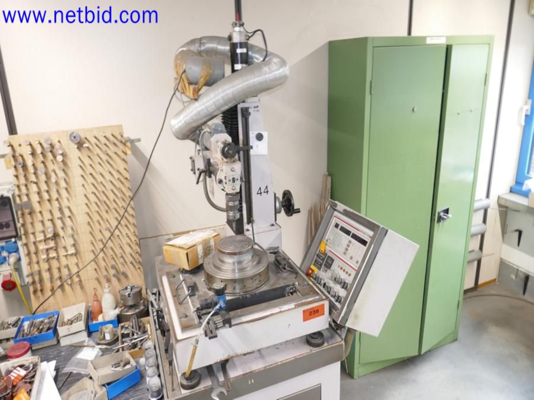 Machines from the toolmaking sector (CNC machining, grinding technology)-2