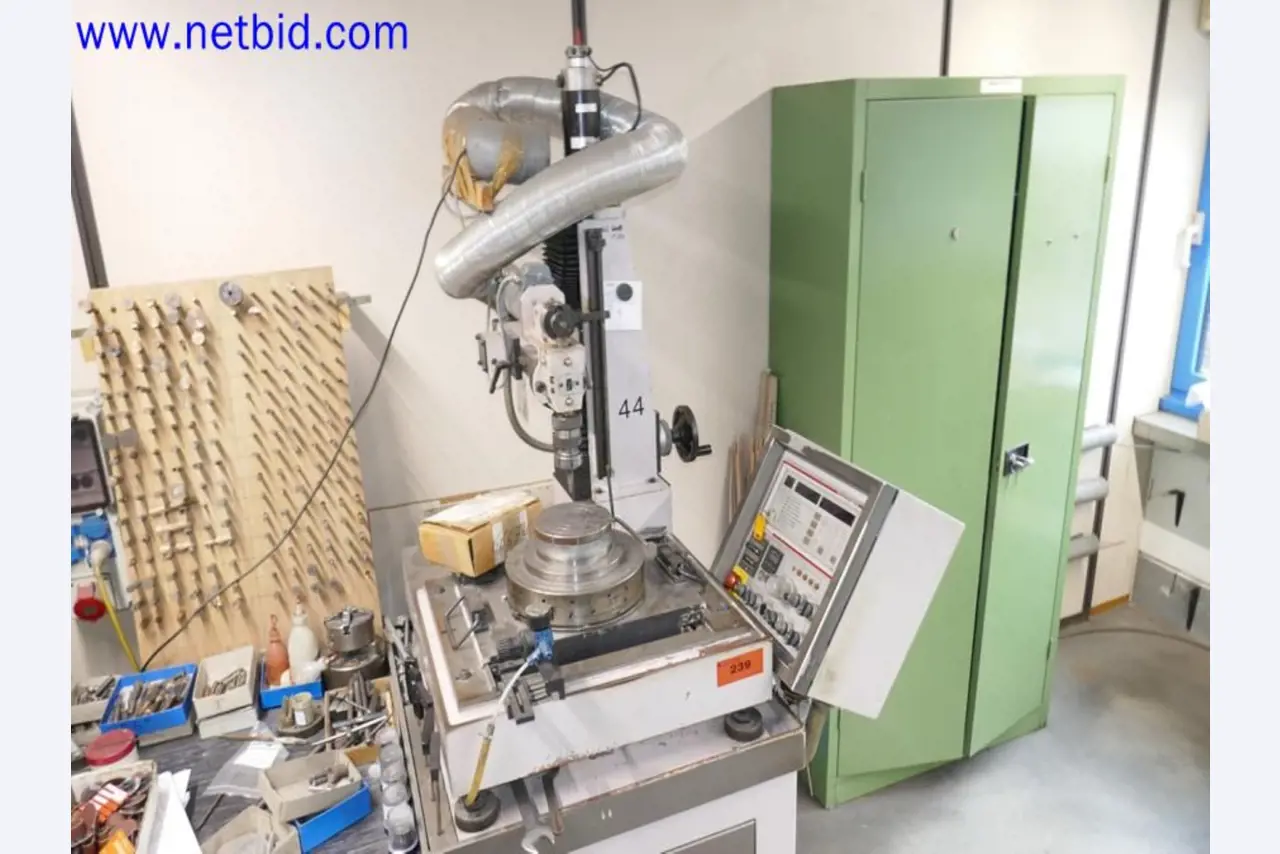 Machines from the toolmaking sector (CNC machining, grinding technology)-2