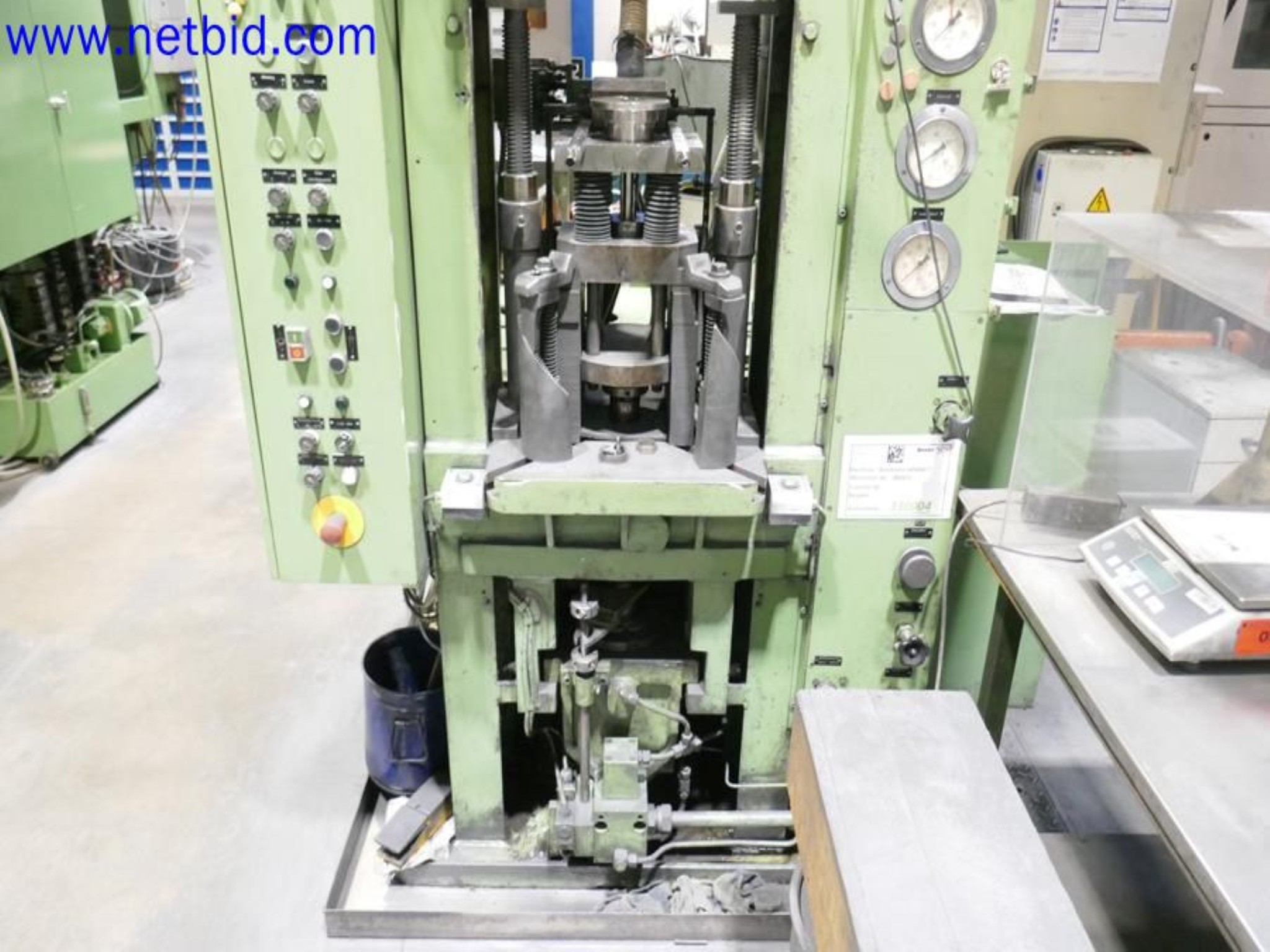 Machines from the toolmaking sector (CNC machining, grinding technology)-1