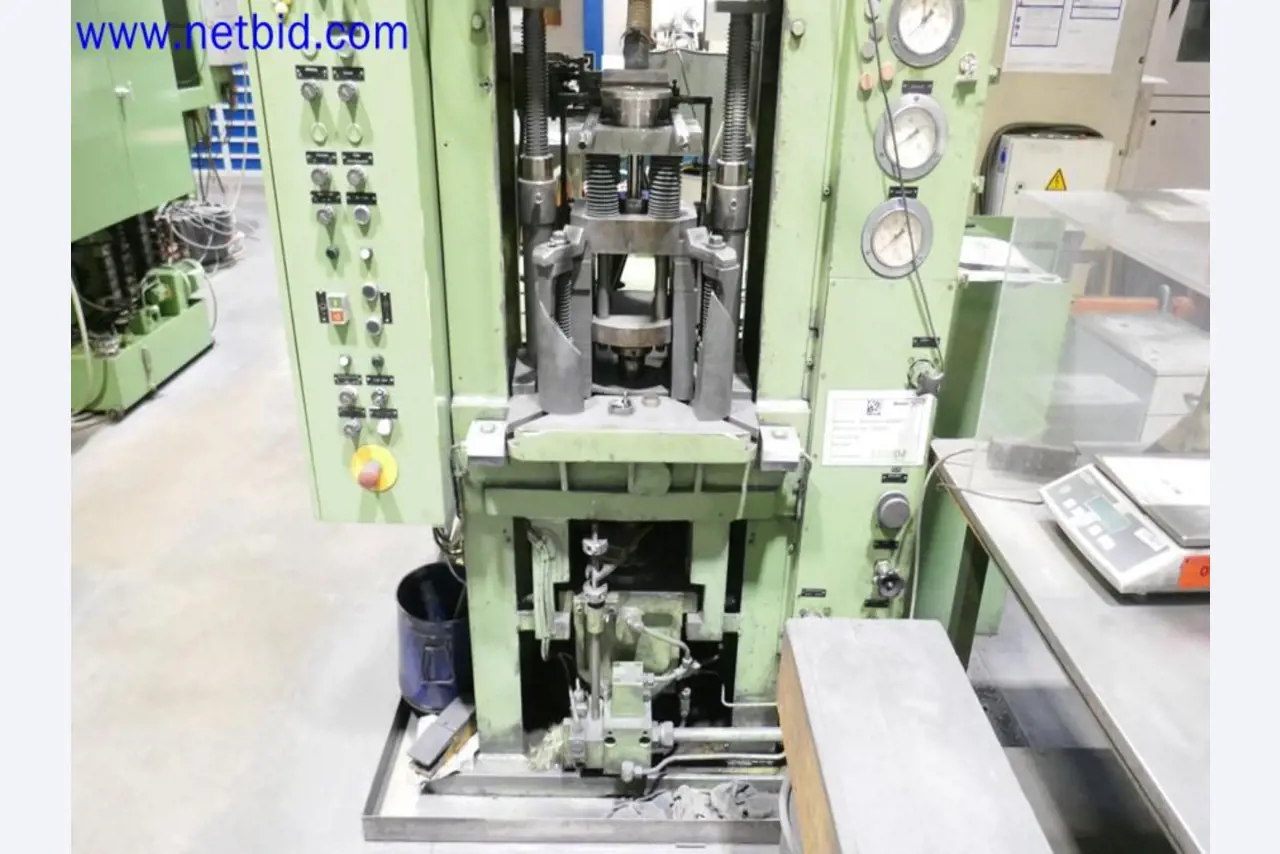 Machines from the toolmaking sector (CNC machining, grinding technology)-1