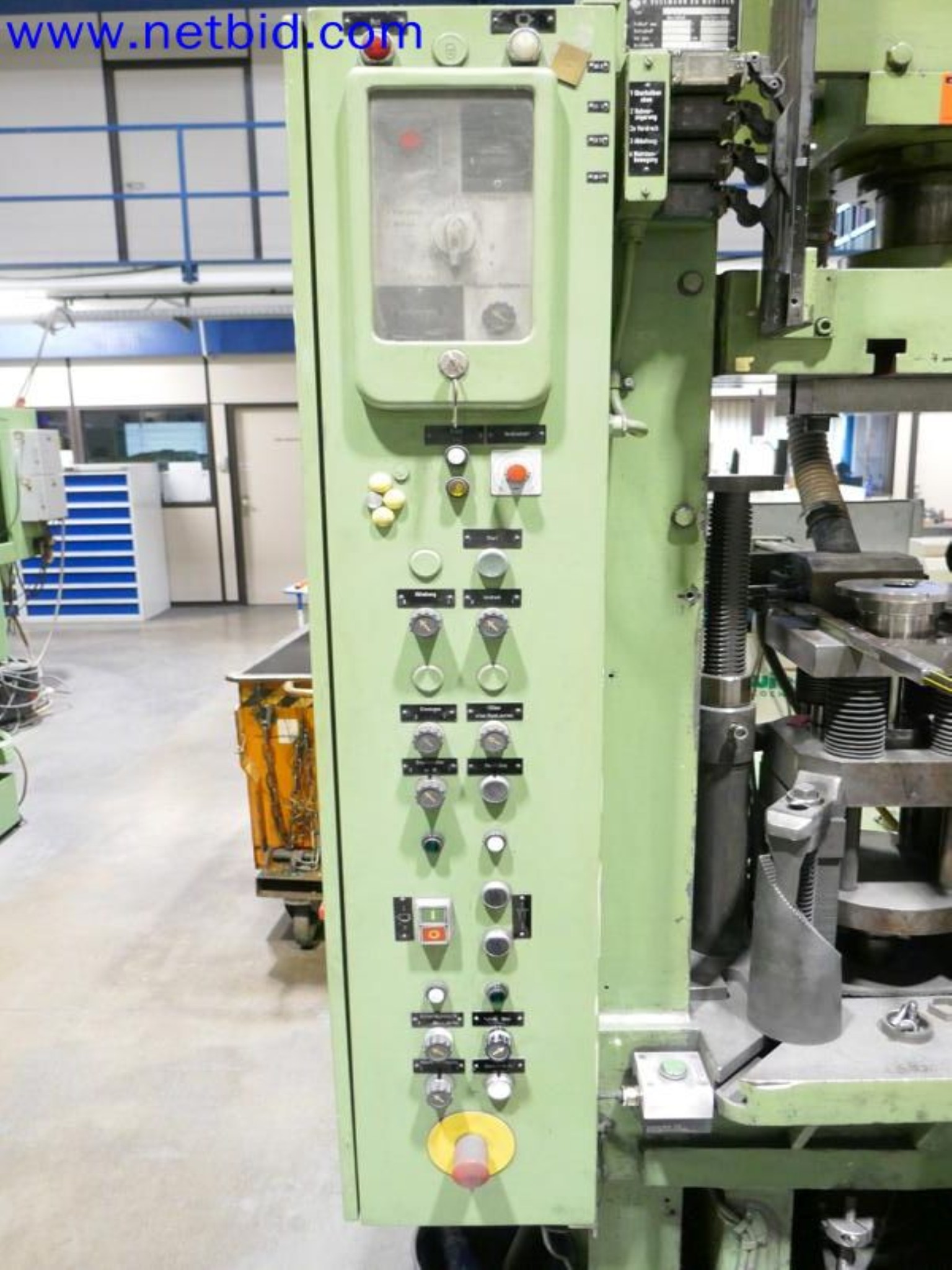 Machines from the toolmaking sector (CNC machining, grinding technology)-4