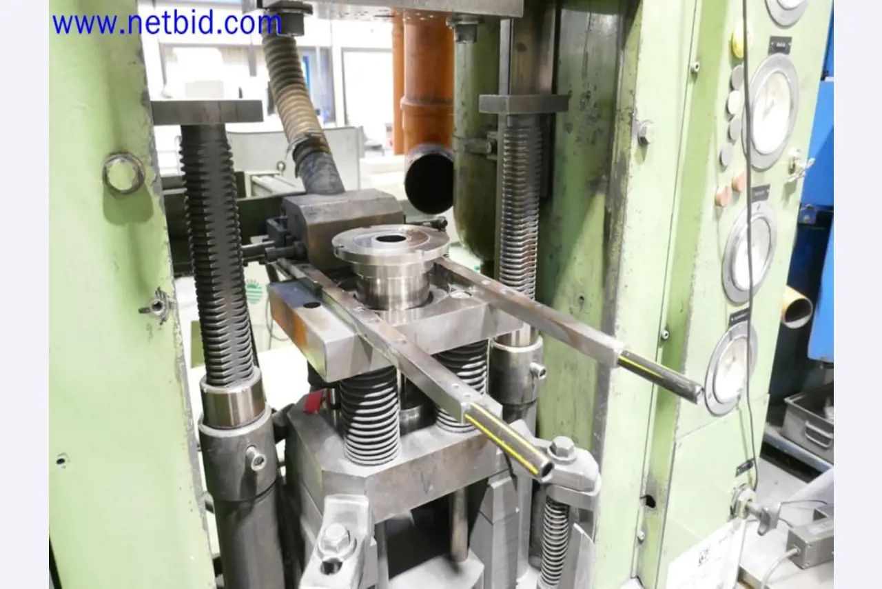 Machines from the toolmaking sector (CNC machining, grinding technology)-5