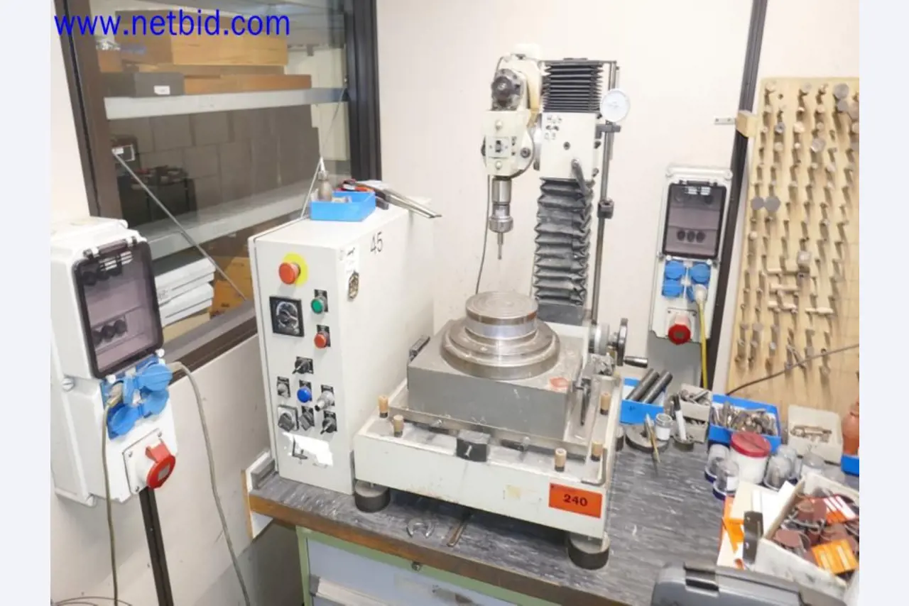 Machines from the toolmaking sector (CNC machining, grinding technology)-2