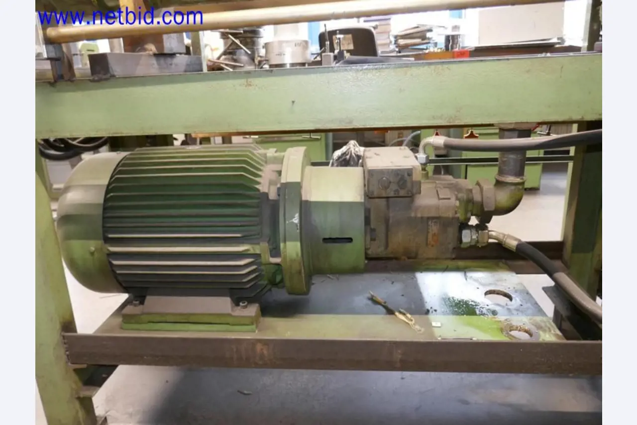 Machines from the toolmaking sector (CNC machining, grinding technology)-2