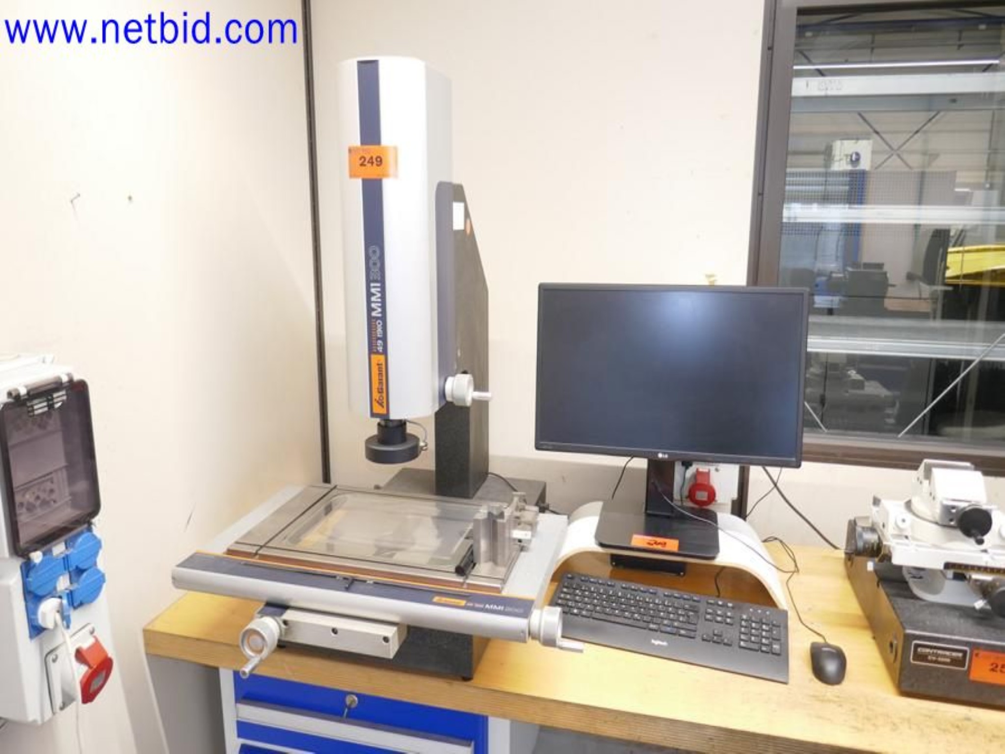 Machines from the toolmaking sector (CNC machining, grinding technology)-1