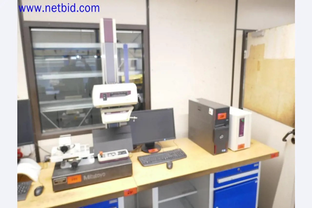 Machines from the toolmaking sector (CNC machining, grinding technology)-1