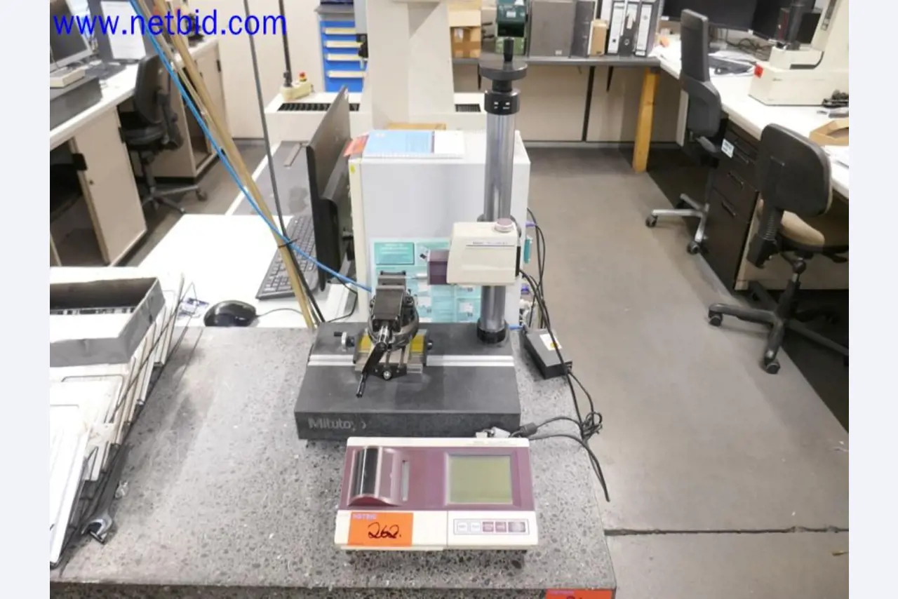 Machines from the toolmaking sector (CNC machining, grinding technology)-1