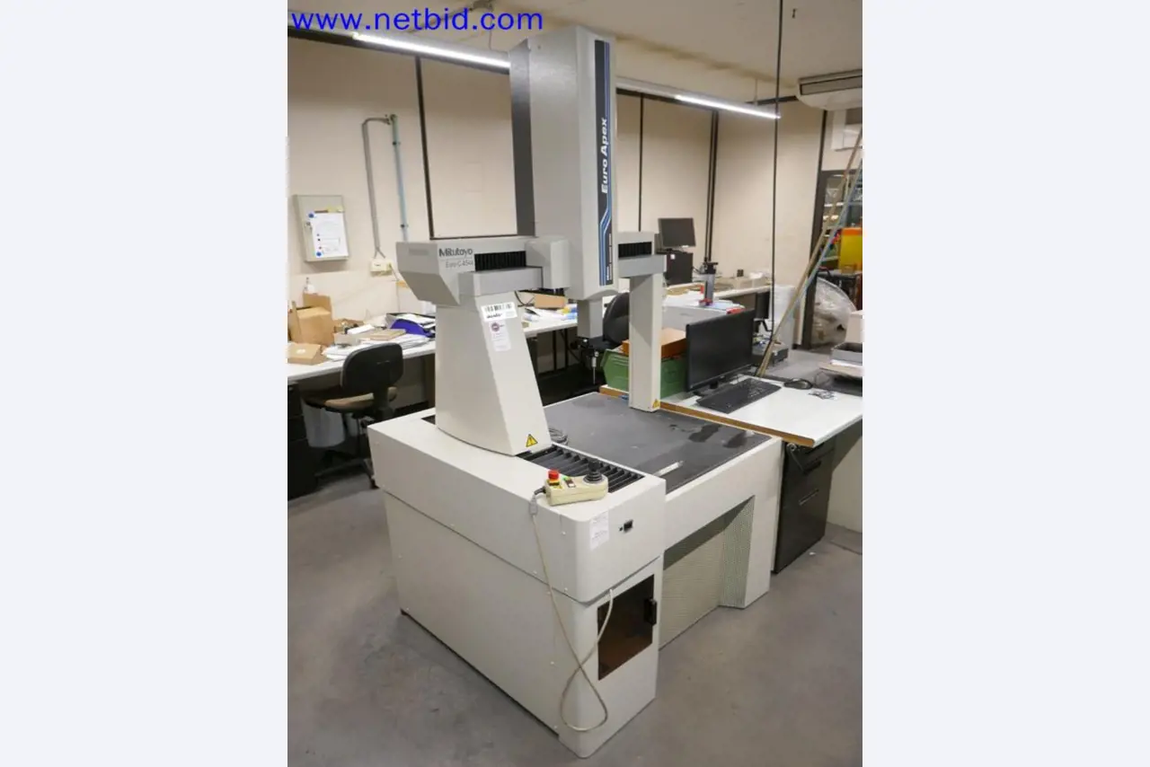 Machines from the toolmaking sector (CNC machining, grinding technology)-1