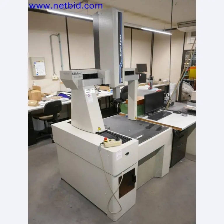 Machines from the toolmaking sector (CNC machining, grinding technology)-1