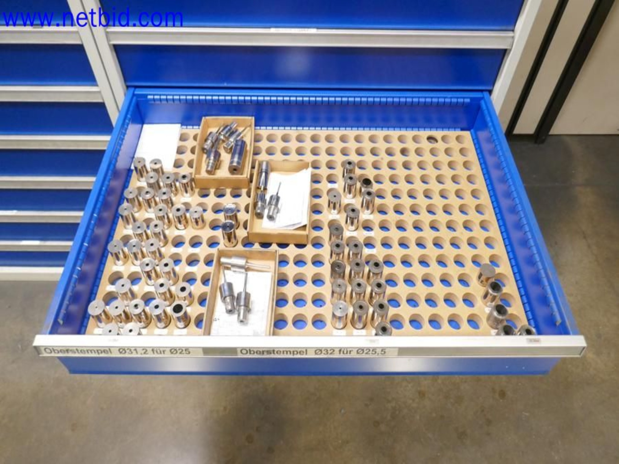 Machines from the toolmaking sector (CNC machining, grinding technology)-10