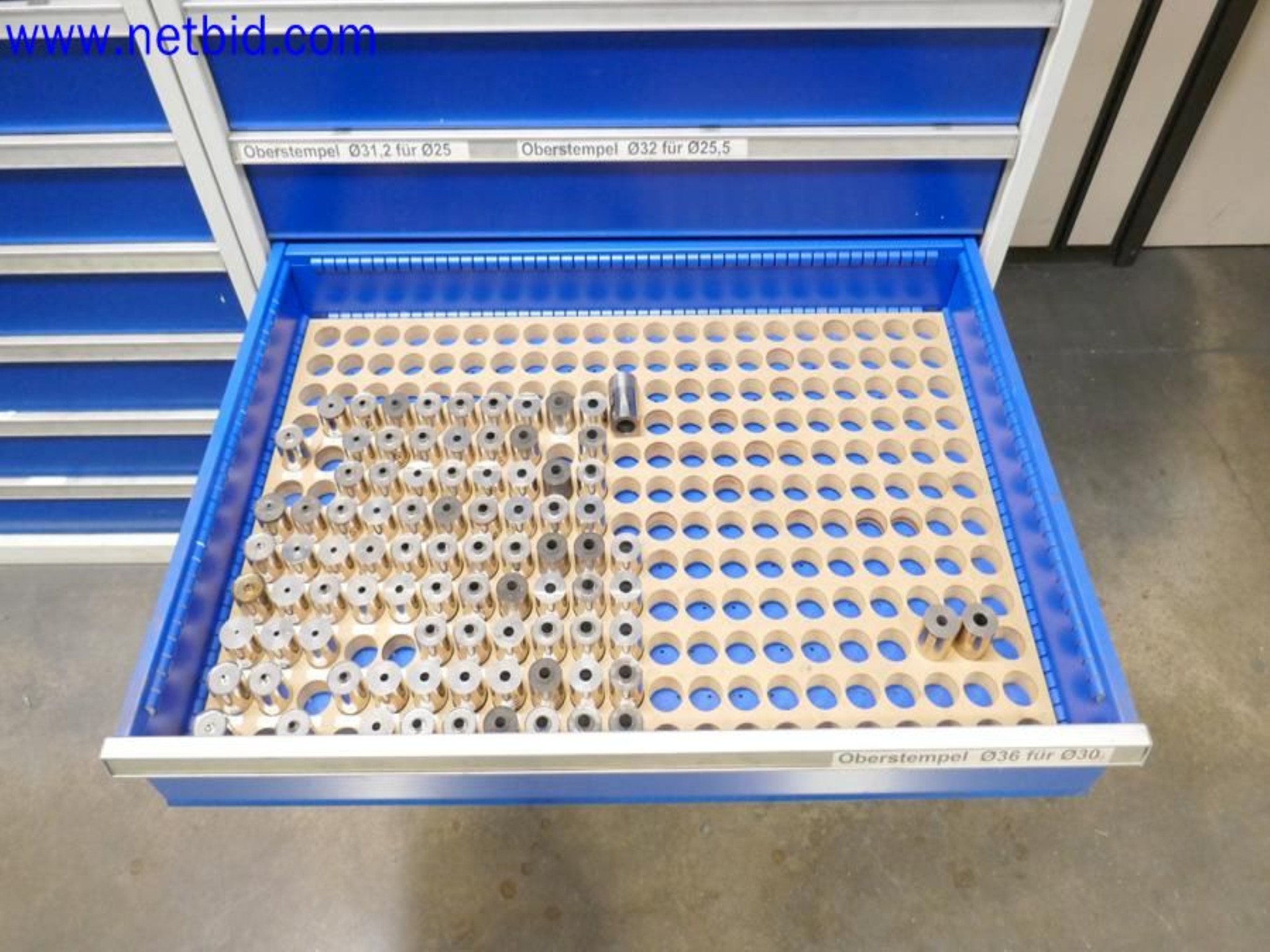 Machines from the toolmaking sector (CNC machining, grinding technology)-11