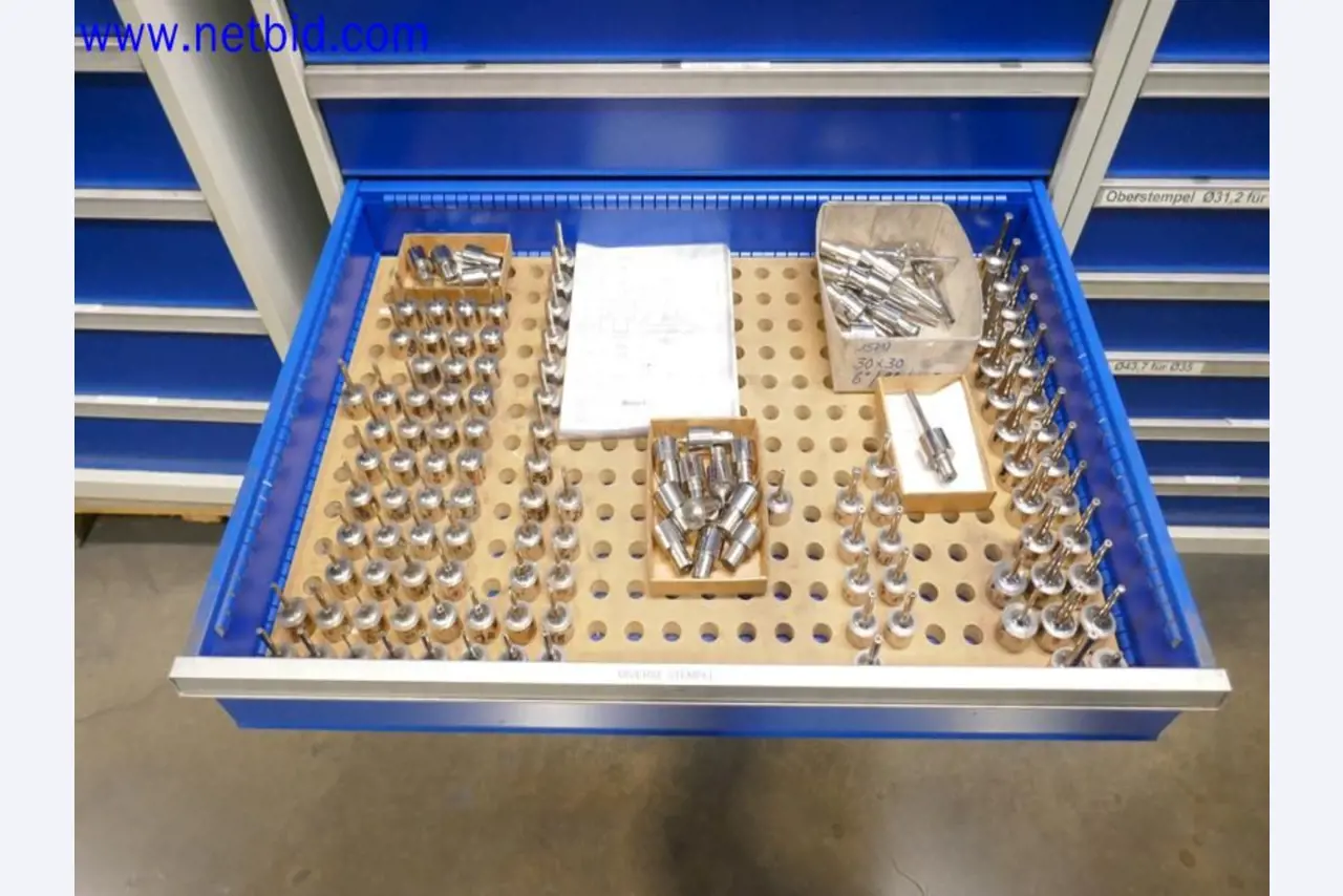 Machines from the toolmaking sector (CNC machining, grinding technology)-13