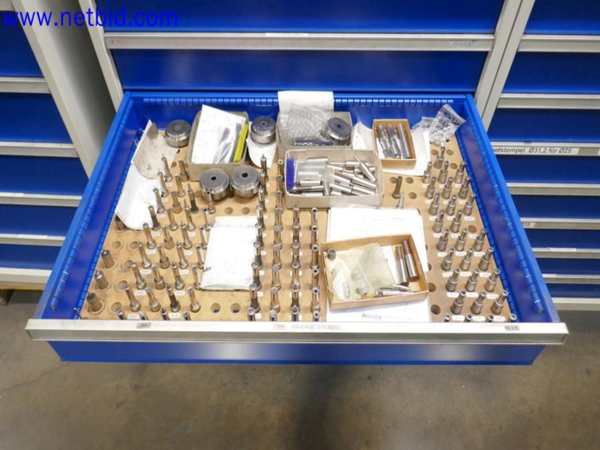 Machines from the toolmaking sector (CNC machining, grinding technology)-18