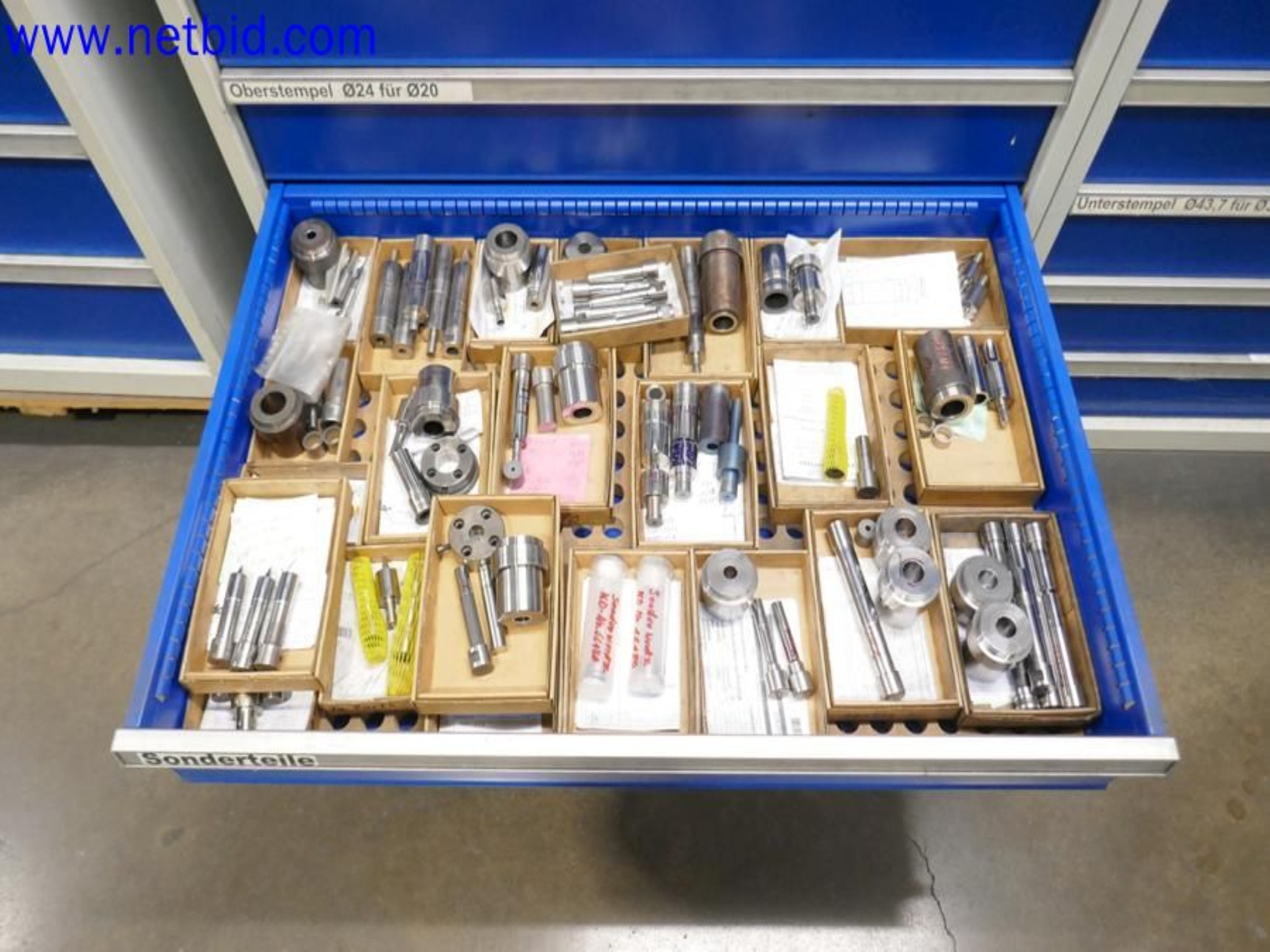 Machines from the toolmaking sector (CNC machining, grinding technology)-19