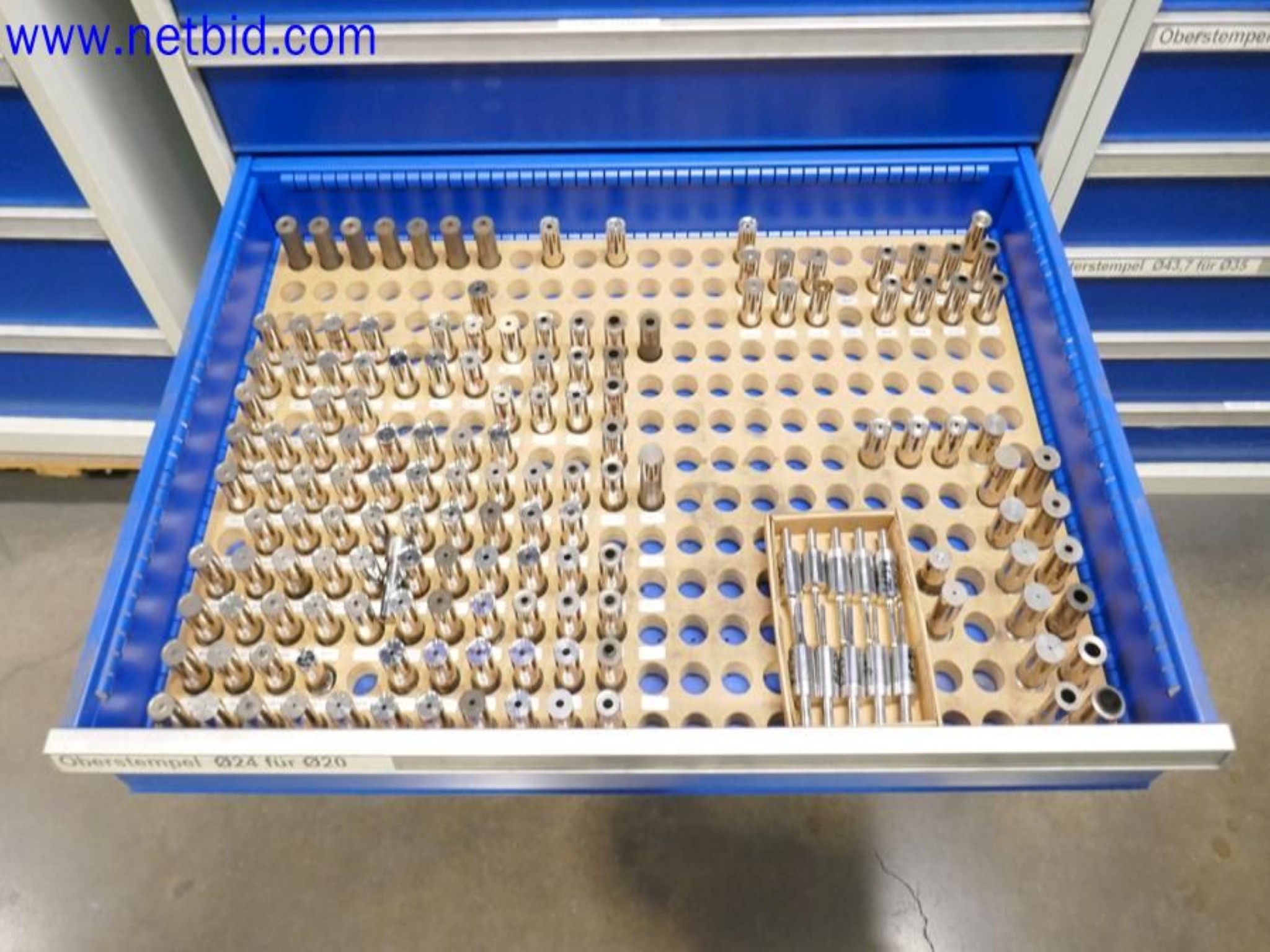 Machines from the toolmaking sector (CNC machining, grinding technology)-20