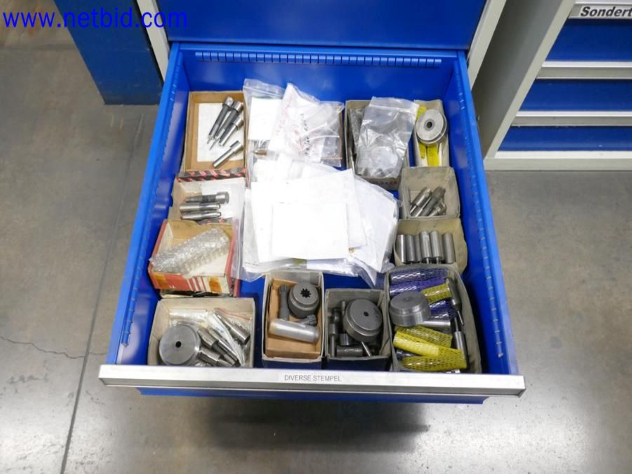 Machines from the toolmaking sector (CNC machining, grinding technology)-26