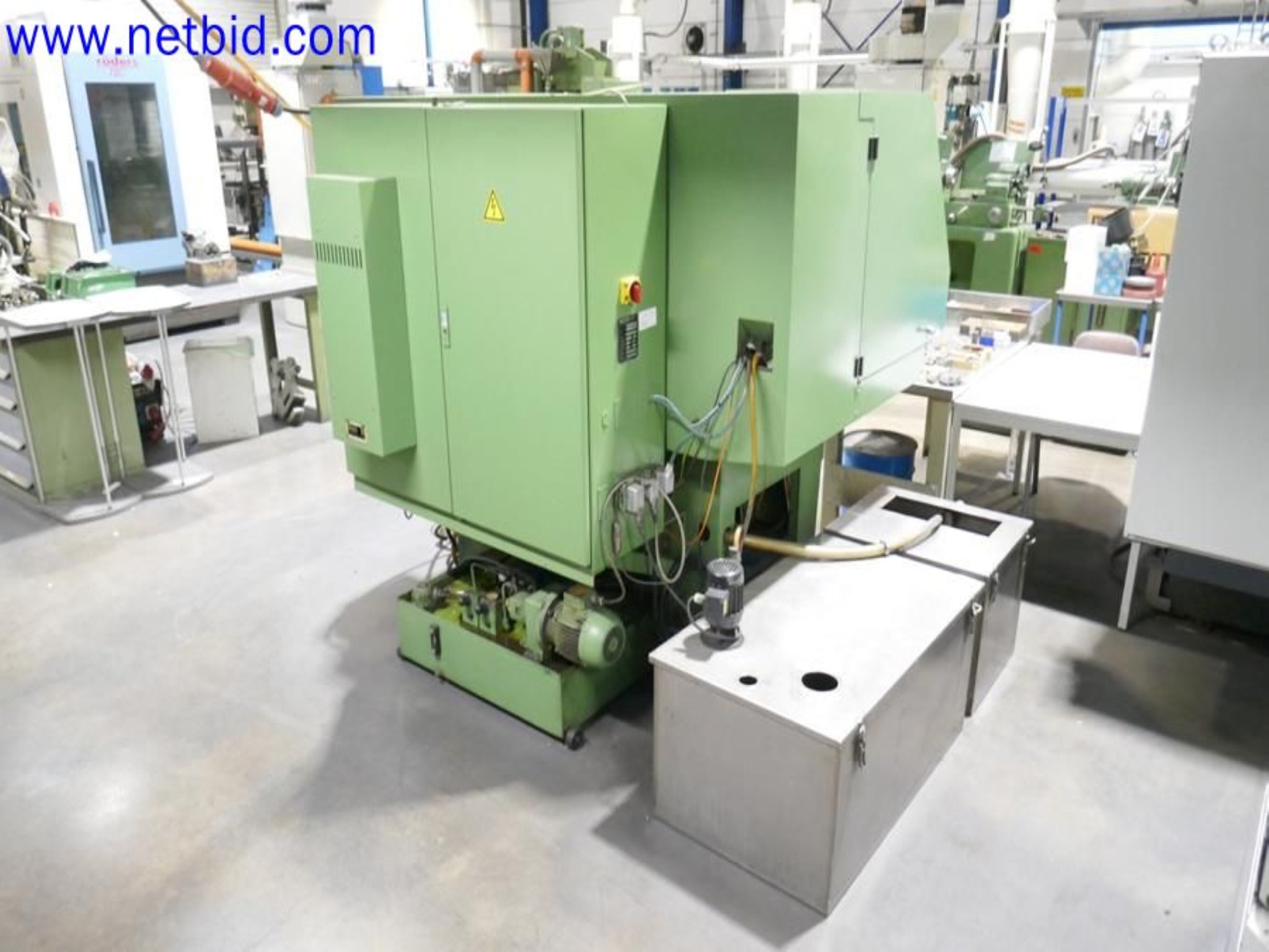 Machines from the toolmaking sector (CNC machining, grinding technology)-13