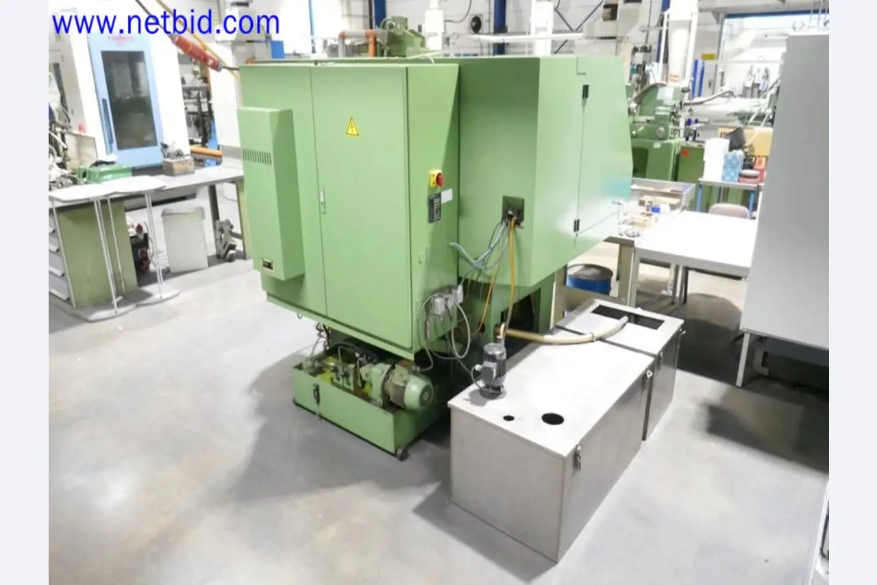 Machines from the toolmaking sector (CNC machining, grinding technology)-13