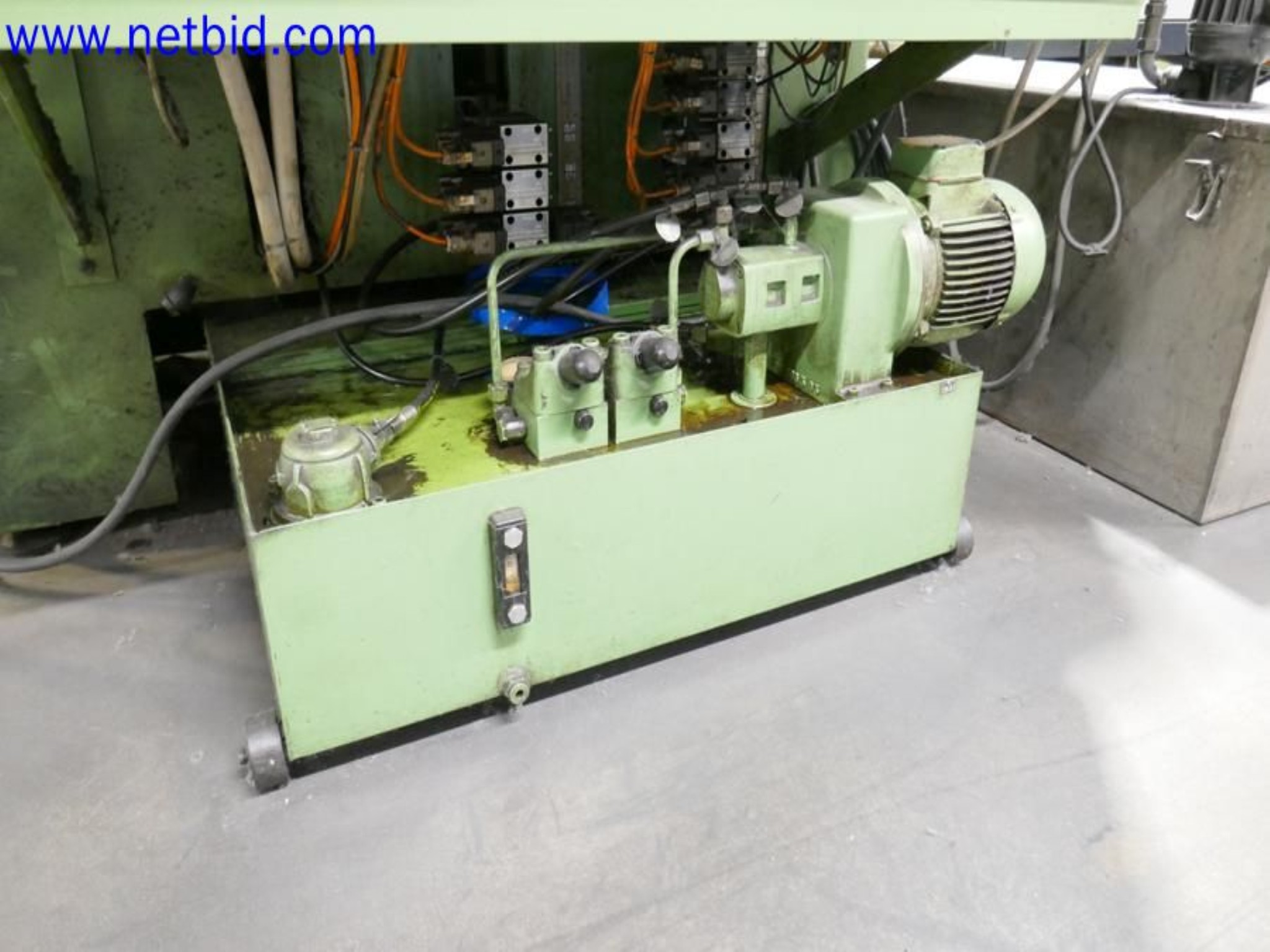 Machines from the toolmaking sector (CNC machining, grinding technology)-4