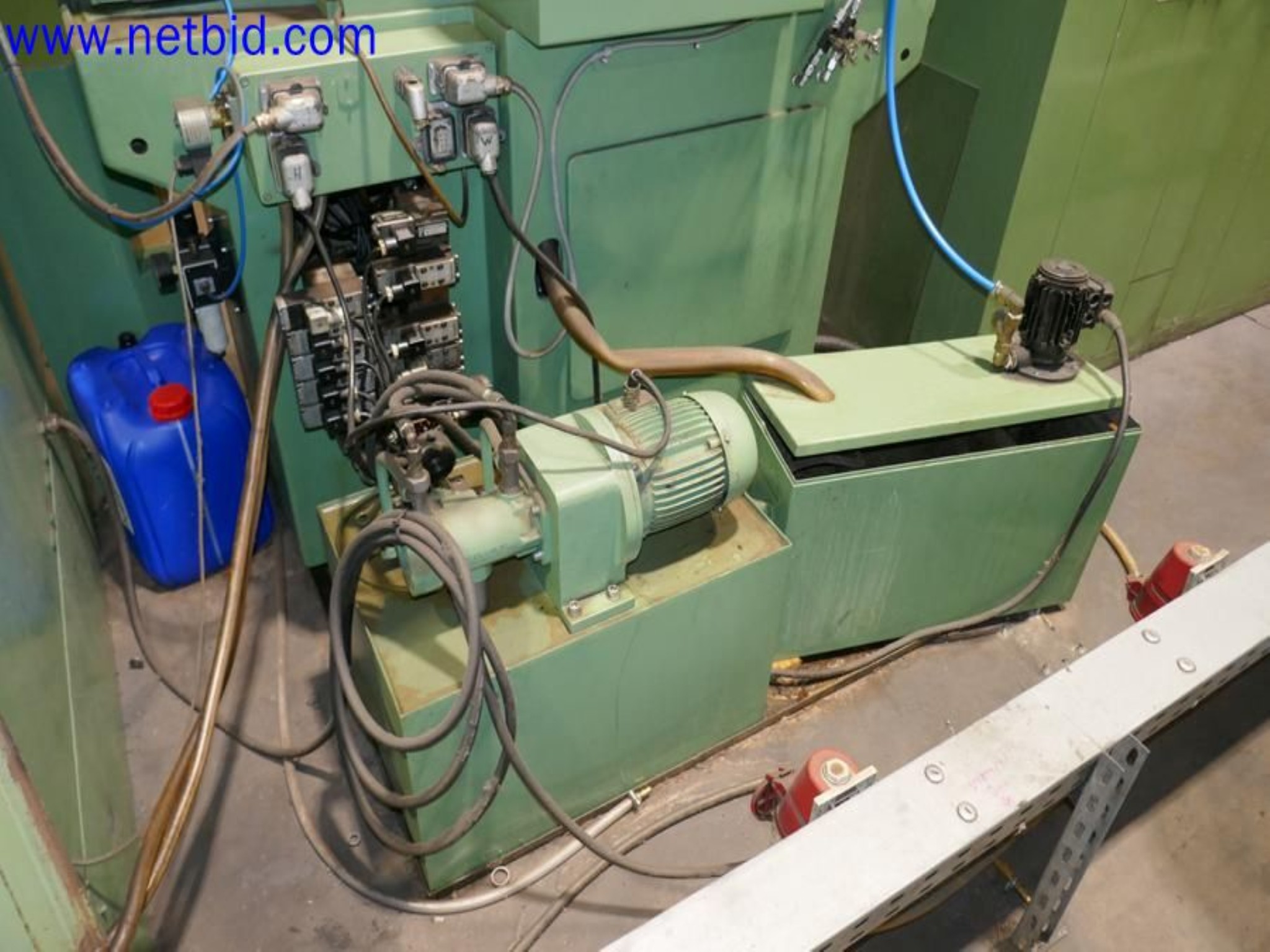 Machines from the toolmaking sector (CNC machining, grinding technology)-7