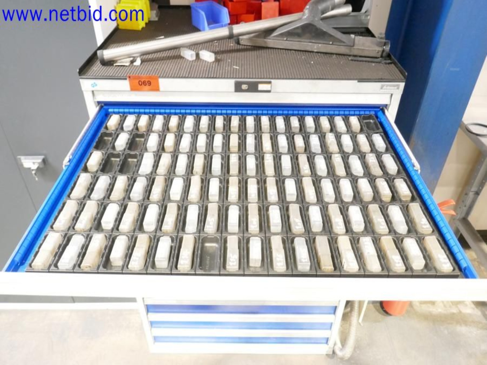 Machines from the toolmaking sector (CNC machining, grinding technology)-4