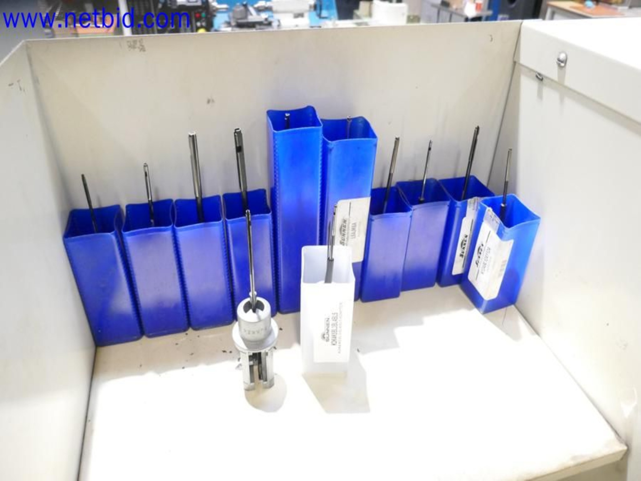 Machines from the toolmaking sector (CNC machining, grinding technology)-16