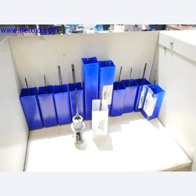 Machines from the toolmaking sector (CNC machining, grinding technology)-16