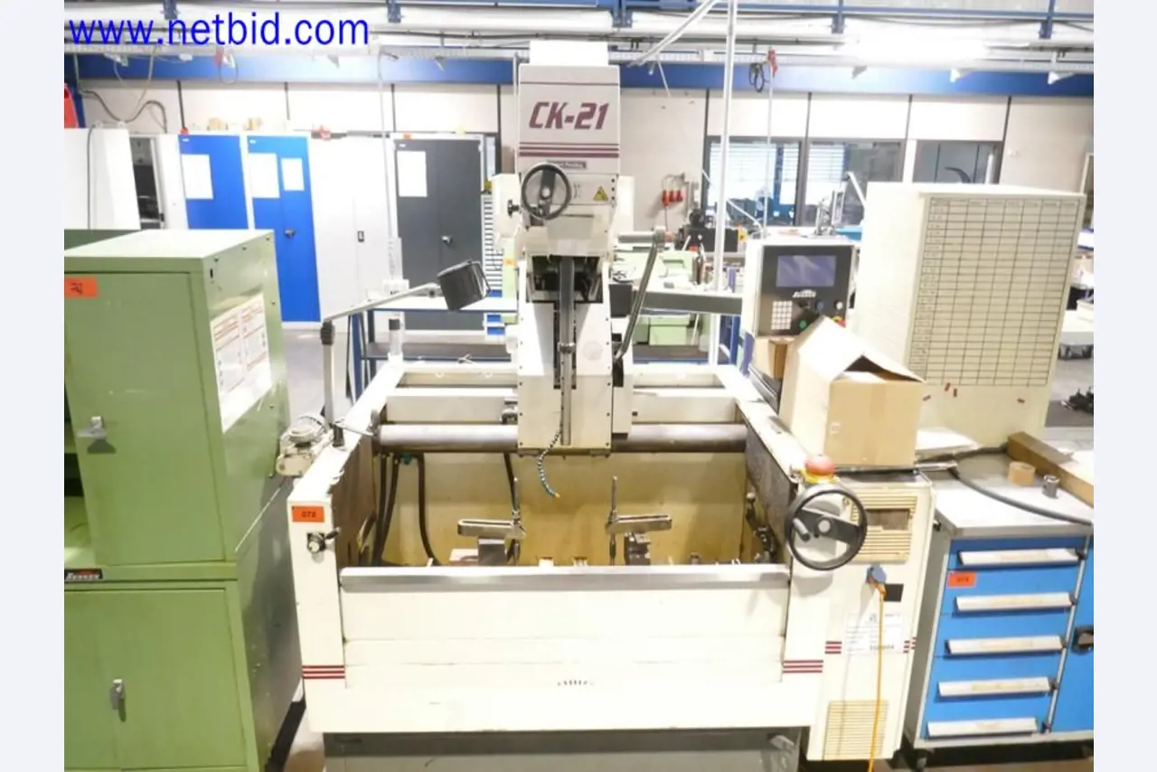 Machines from the toolmaking sector (CNC machining, grinding technology)-1