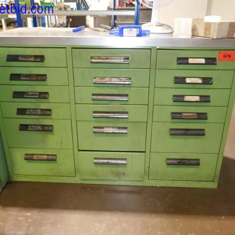 Drawer cabinet