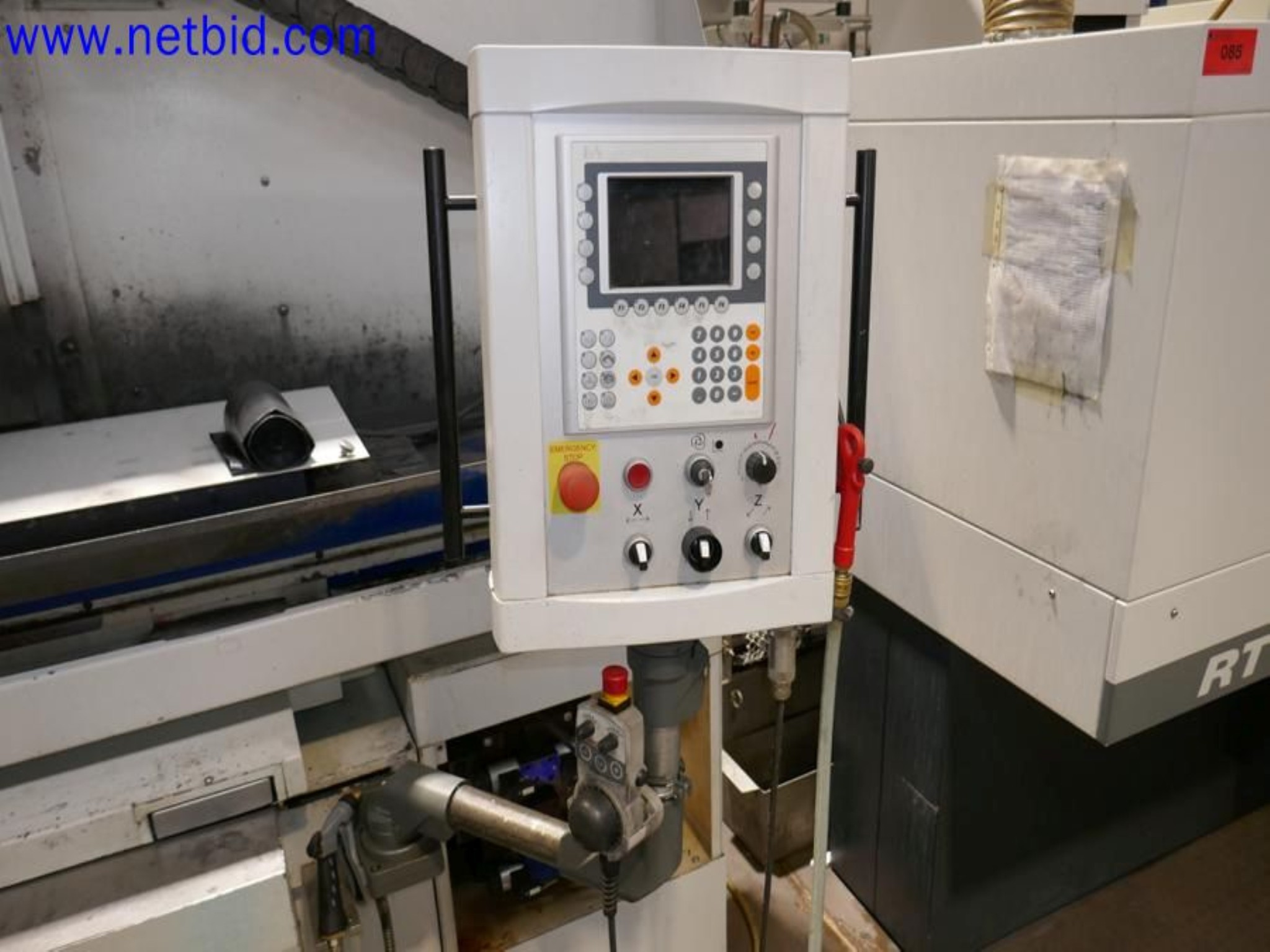 Machines from the toolmaking sector (CNC machining, grinding technology)-8