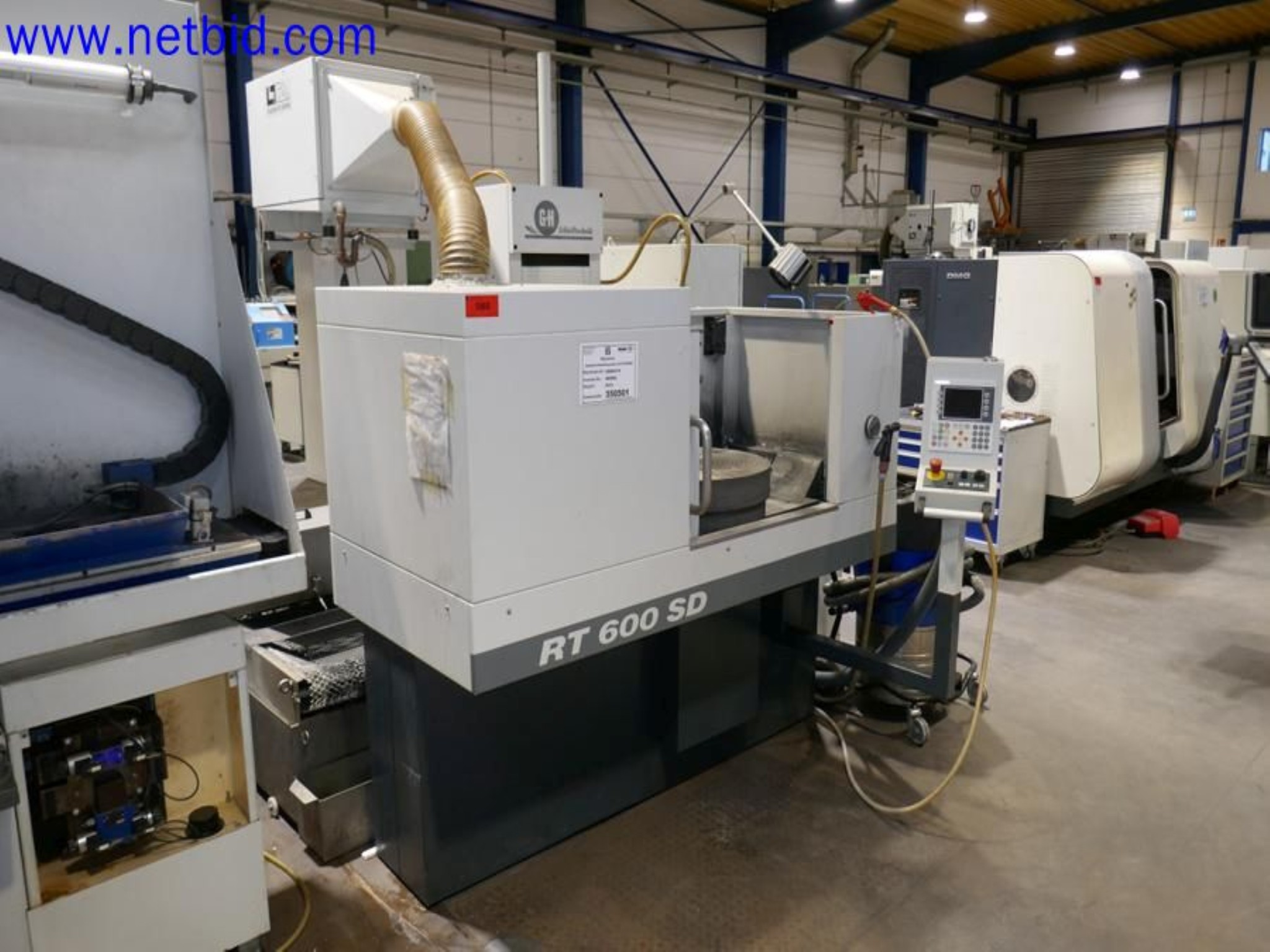 Machines from the toolmaking sector (CNC machining, grinding technology)-13